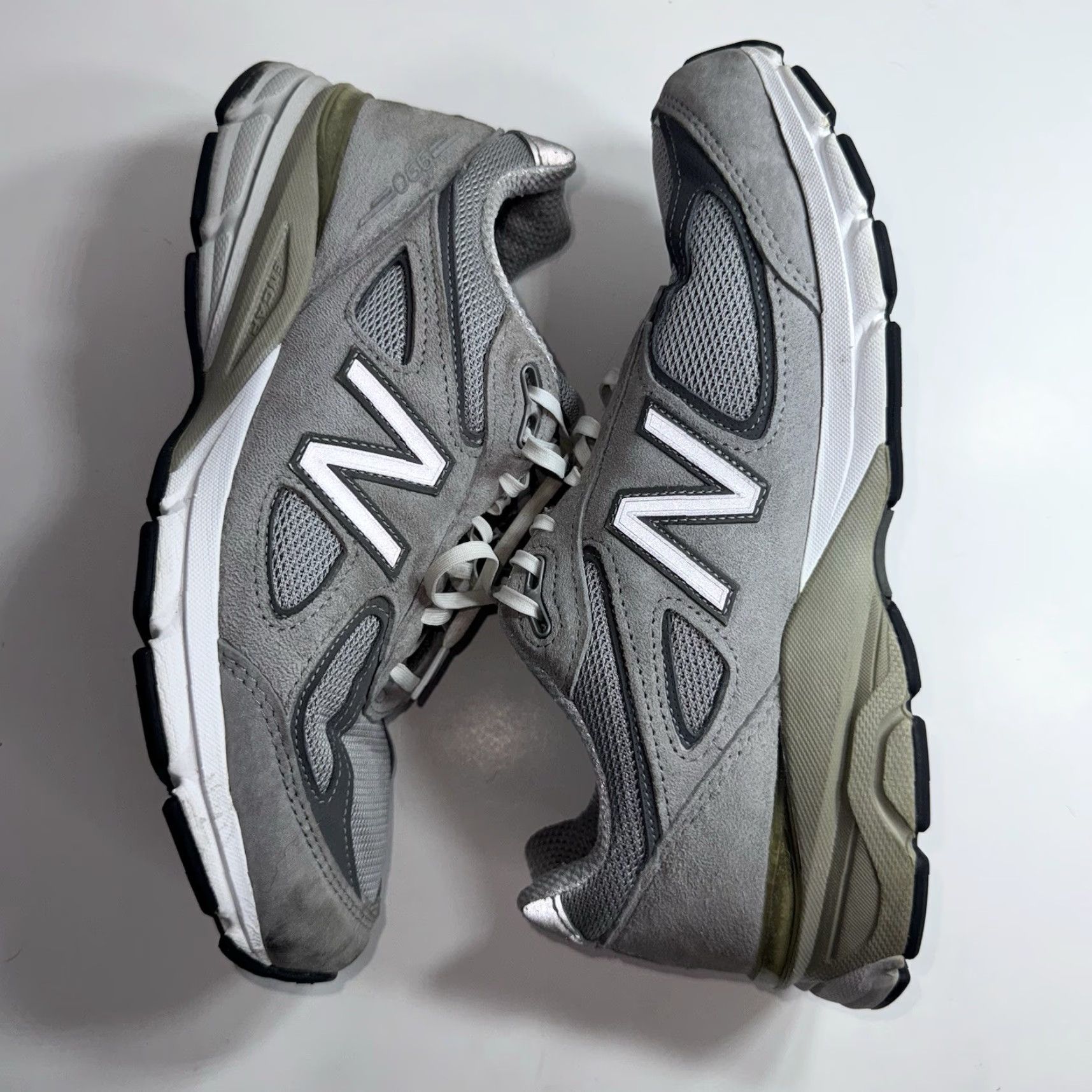 New Balance New Balance Sneaker Women’s 990v4 Made in USA Grey Silver Size 9.5 2E Size US 7.5 / IT 37.5 - 7 Thumbnail
