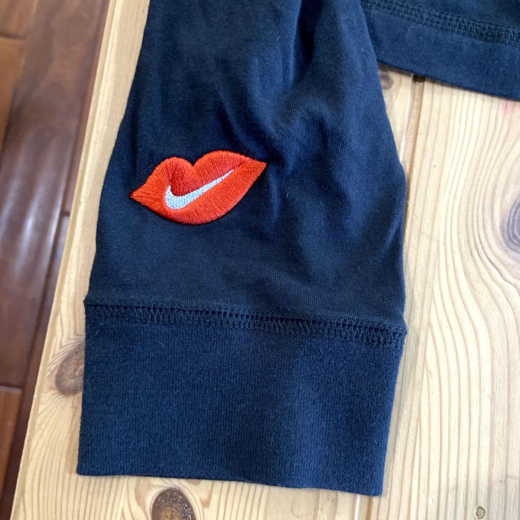 Nike Nike Shirt Women L Cropped Long Sleeve Mockneck Embroidered Swoosh Top Size L / US 10 / IT 46 - 2 Thumbnail