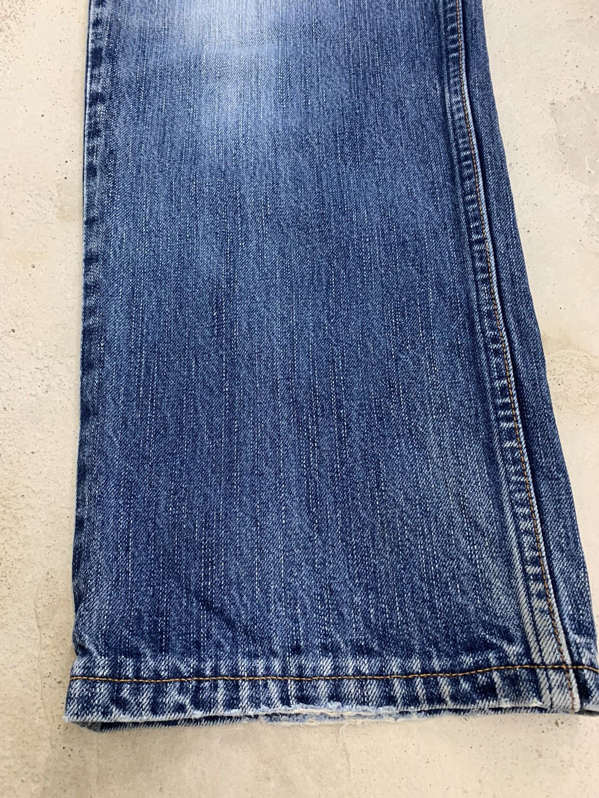 Levis 502 Distressed Denim Pants (AE11)