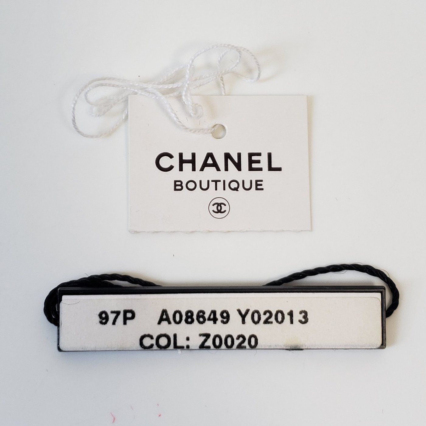Chanel Chanel Paris CC Faux Pearl Dangle Clip On Size ONE SIZE - 22 Thumbnail