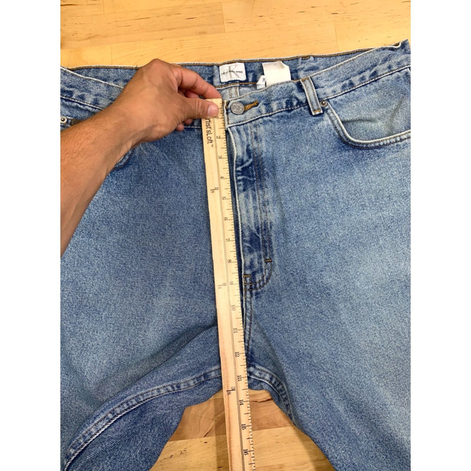 Calvin Klein VINTAGE Calvin Klein Jeans Denim 38x34 Blue Loose Light Wash Mens 90s Retro Straight 5-Pocket Design Medium Regular Split? Size US 38 / EU 54 - 6 Thumbnail