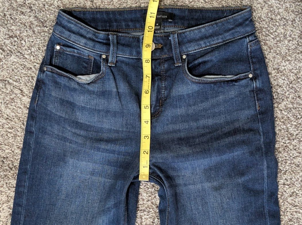 Ann Taylor Ann Taylor The Taper mid rise women's blue jean size 0P Size 26" / US 2 / IT 38 - 3 Thumbnail