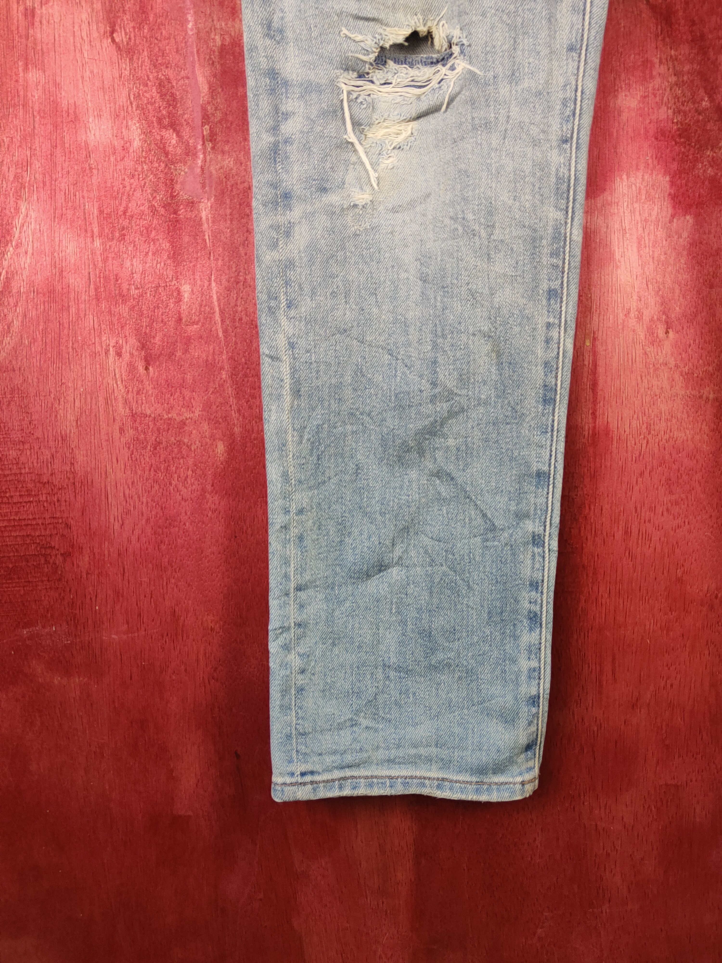 Japanese Brand Uniqlo Blue Faded Distressed Ripped Jeans #S1658 Size US 32 / EU 48 - 4 Thumbnail