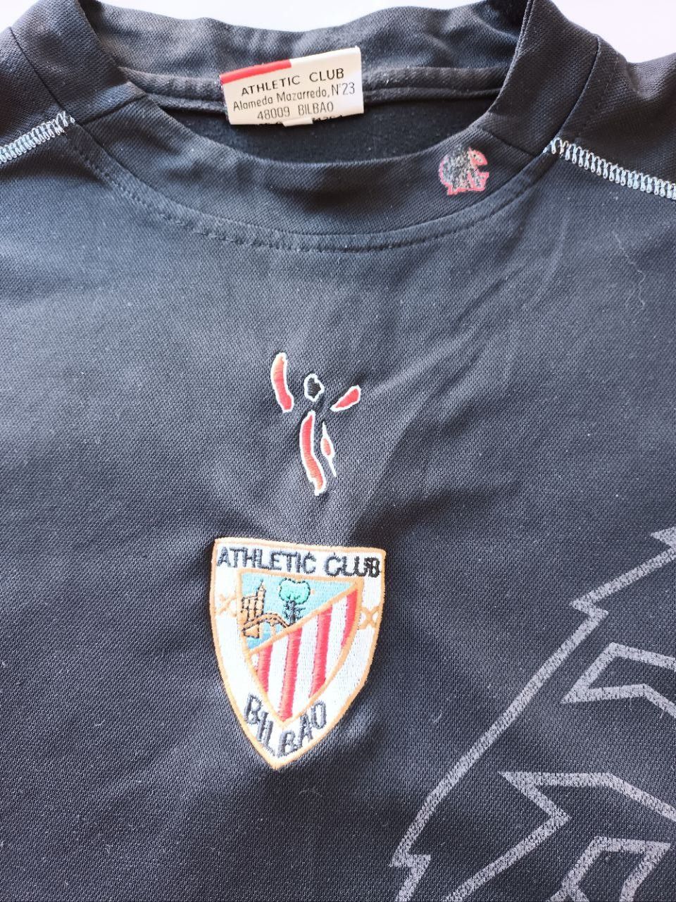 Vintage Vintage 2005–08 Athletic Bilbao Away Jersey – Football Shirt Size US M / EU 48-50 / 2 - 4 Thumbnail
