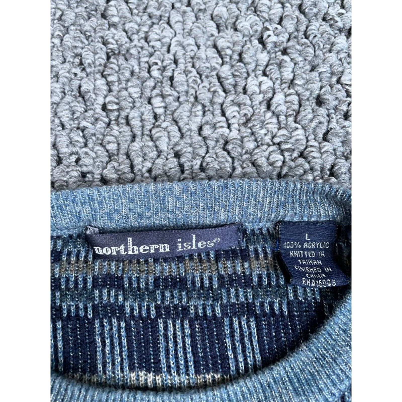 Vintage VINTAGE Northern Isles Sweater Adult Large Gray Lightweight Knit Geometric 80s 90s Mens Pullover Crew Neck Size US L / EU 52-54 / 3 - 3 Thumbnail