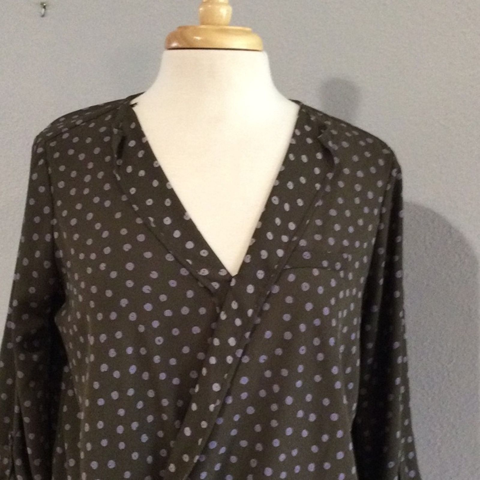 Other Pleione Olive & Lilac Rolltab Sleeve Faux Wrap Blouse Size M Size M / US 6-8 / IT 42-44 - 2 Thumbnail