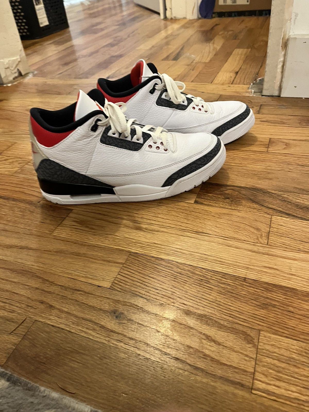 Jordan Brand Jordan 3 Retro SE Fire Red Denim Size US 10 / EU 43 - 3 Thumbnail
