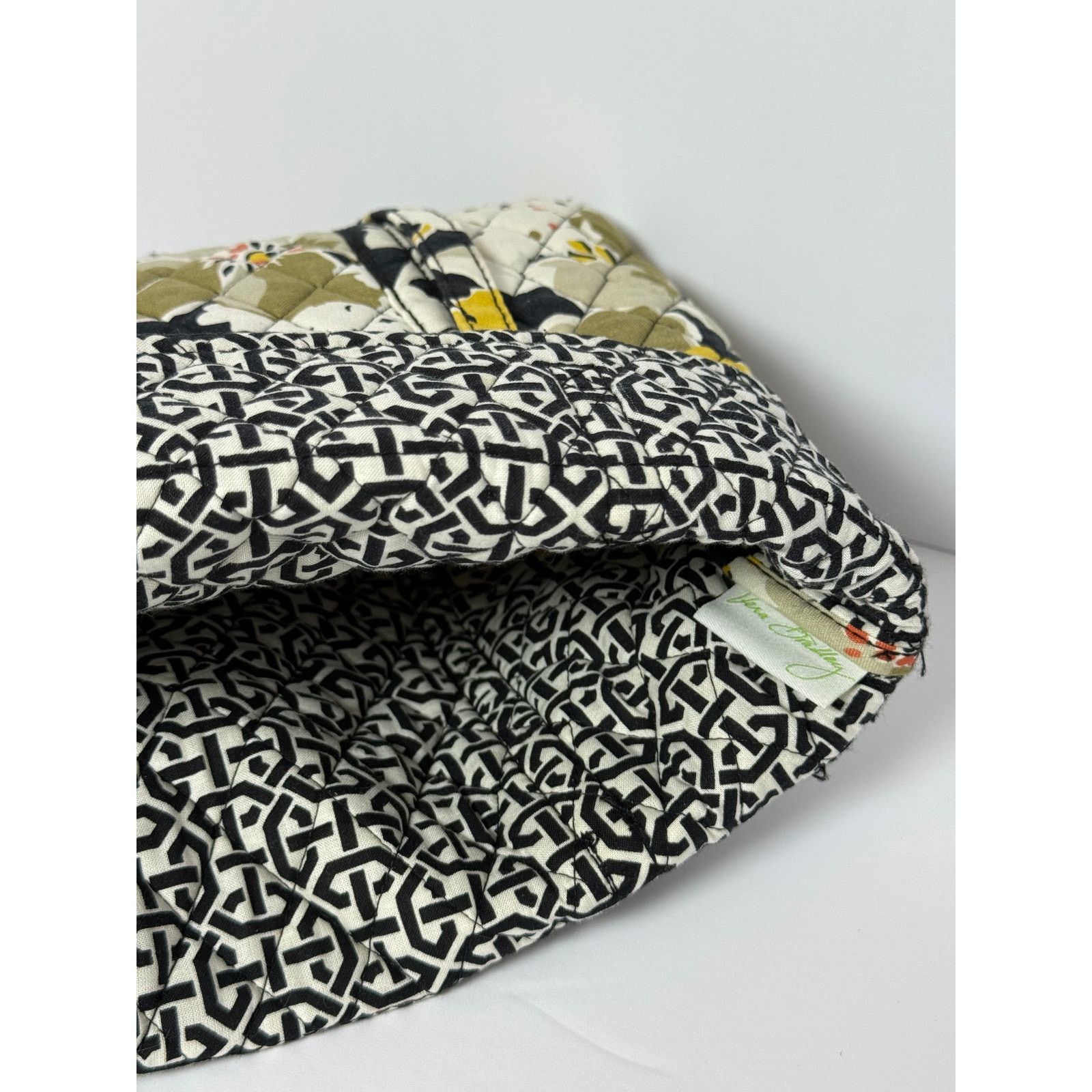 Vera Bradley Vera Bradley Dogwood Quilted Floral Tote Bag Size ONE SIZE - 5 Thumbnail