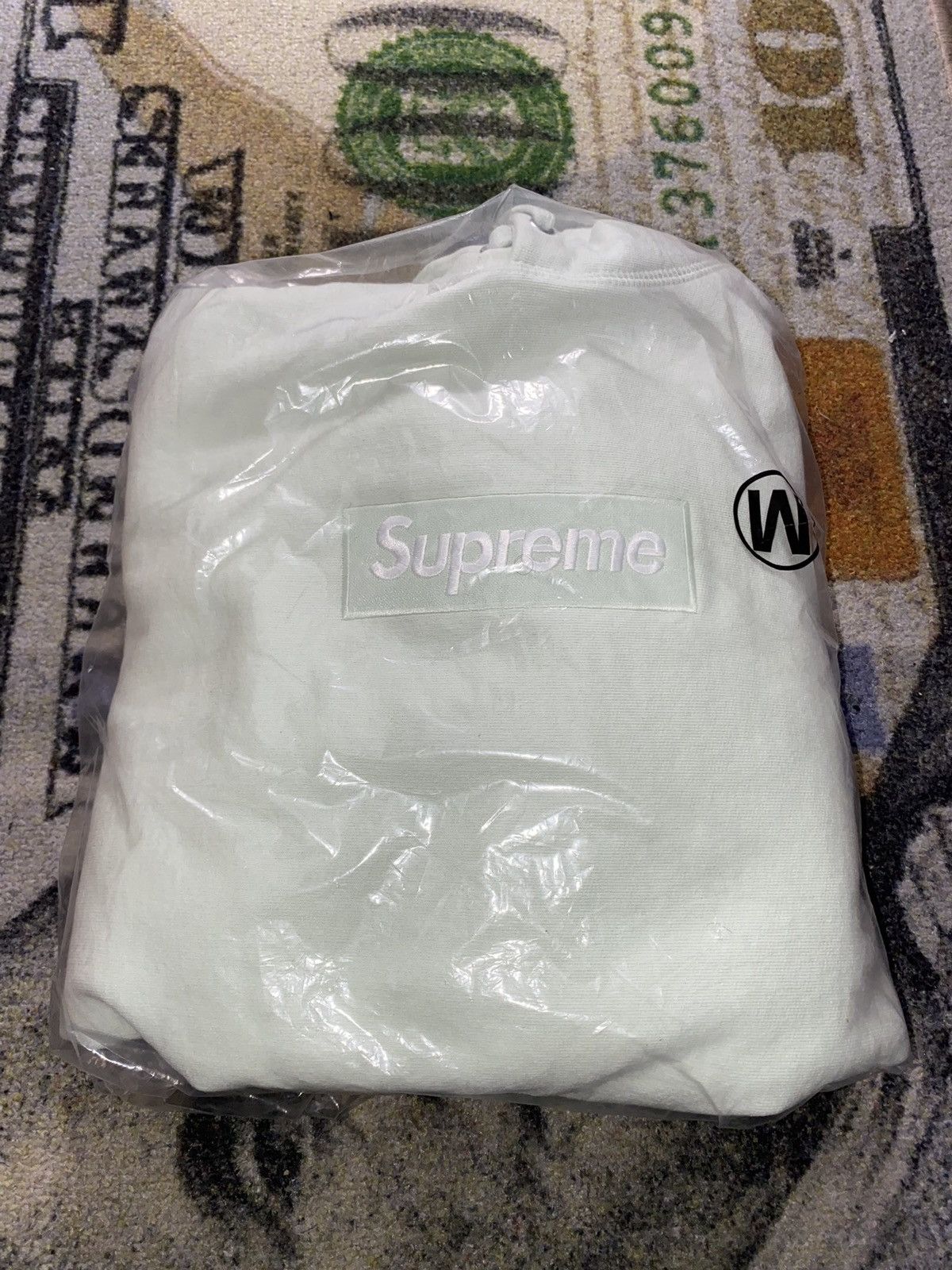 Supreme Supreme Box Logo Hooded Sweatshirt Light Green Size US M / EU 48-50 / 2 - 1 Thumbnail