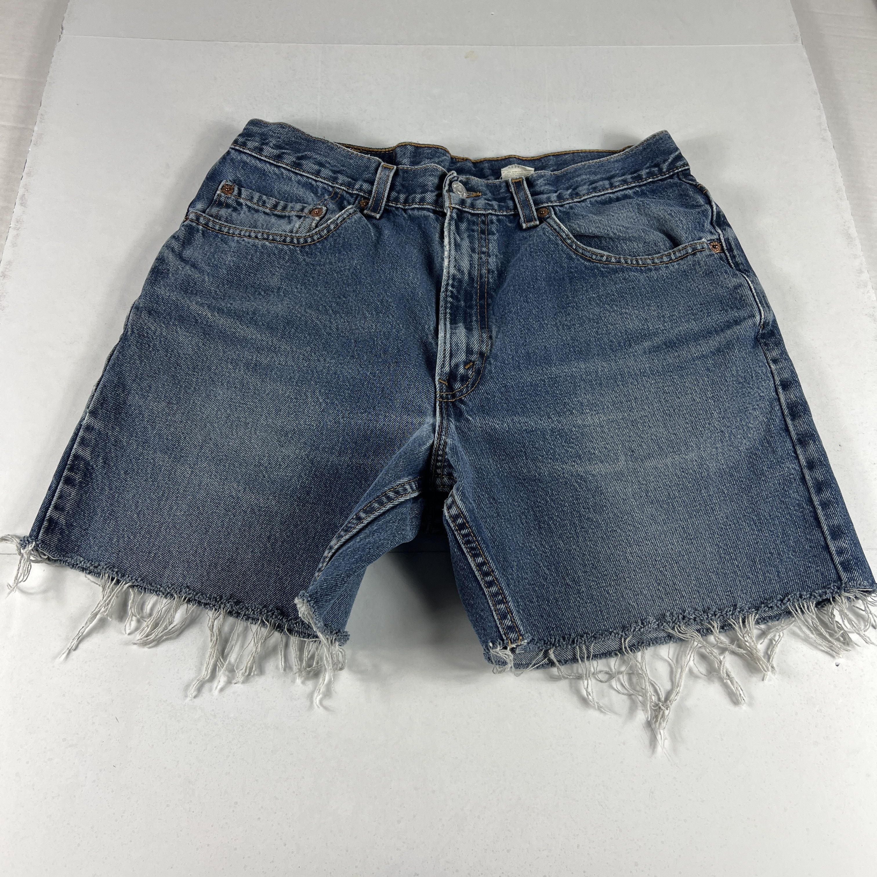 Levi's Y2K Levi's Jean Shorts 550 Faded Cut Off Raw Hem Denim Jorts Size US 33 - 1 Thumbnail