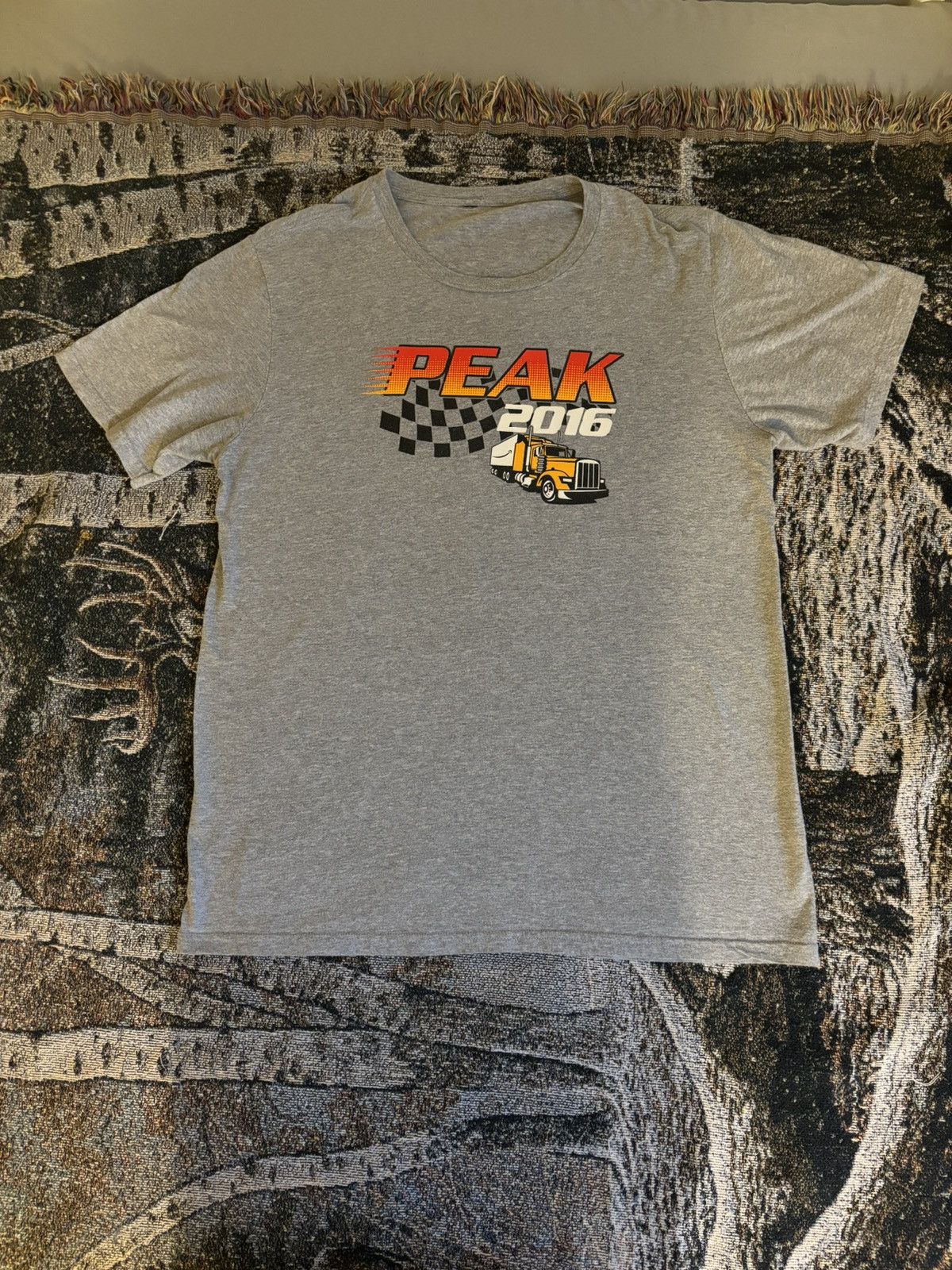 Vintage Vintage 2016 Amazon Peak Tee Size US L / EU 52-54 / 3 - 1 Thumbnail
