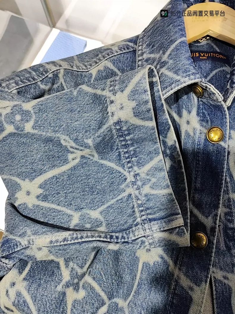 Louis Vuitton Louis Vuitton SS24 Logo Printed Lapel Single Breasted Deni Size US XS / EU 42 / 0 - 7 Thumbnail