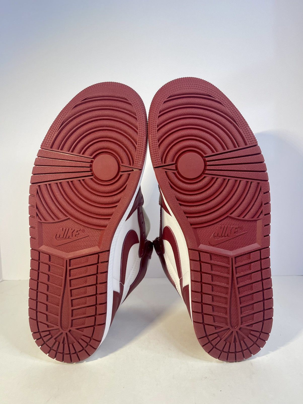 Jordan Brand Air Jordan 1 Retro High OG Artisanal Team Red Size 11 Mens Size US 11 / EU 44 - 4 Thumbnail