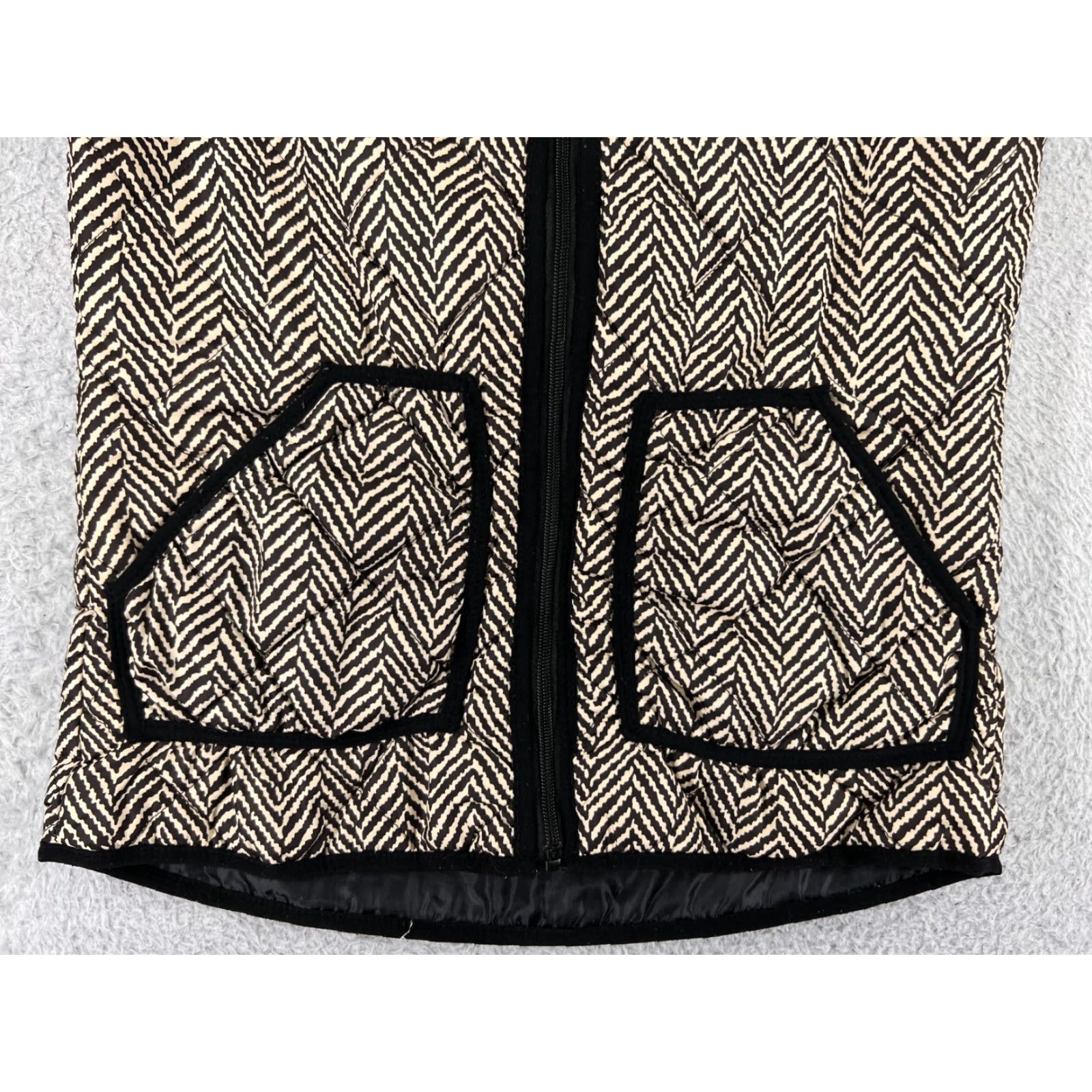 Vintage VINTAGE Fresh Vest Women S Black Beige Chevron Pattern Full Zip Pockets Poly Size S / US 4 / IT 40 - 5 Thumbnail