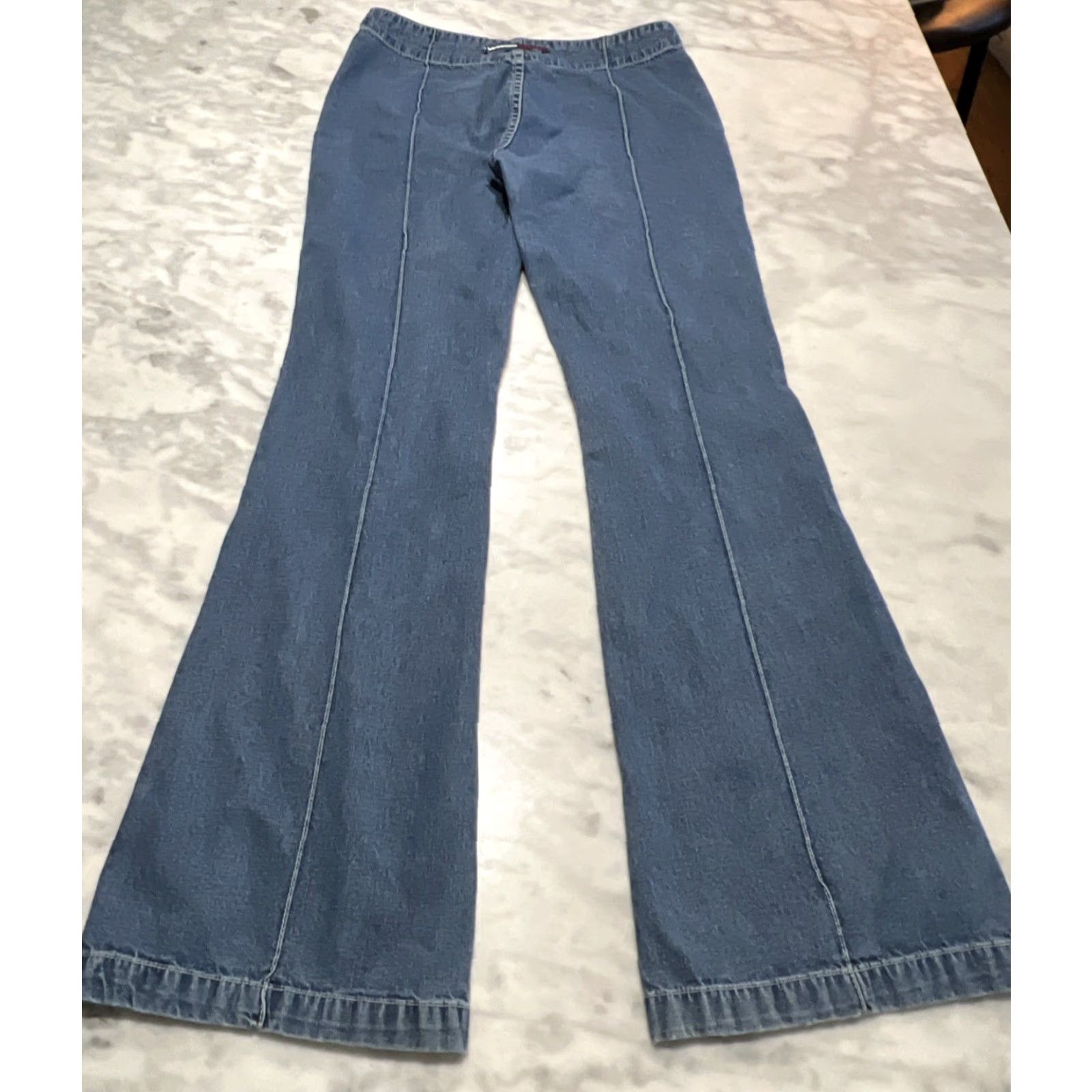 Tommy Hilfiger VINTAGE Tommy Hilfiger Jeans Womens 7 Bell Bottoms Bare Back Boho Cottagecore Bell Bottoms Denim 100% Cotton Blue Jeans Womens Mens? Size 28" / US 6 / IT 42 - 6 Thumbnail