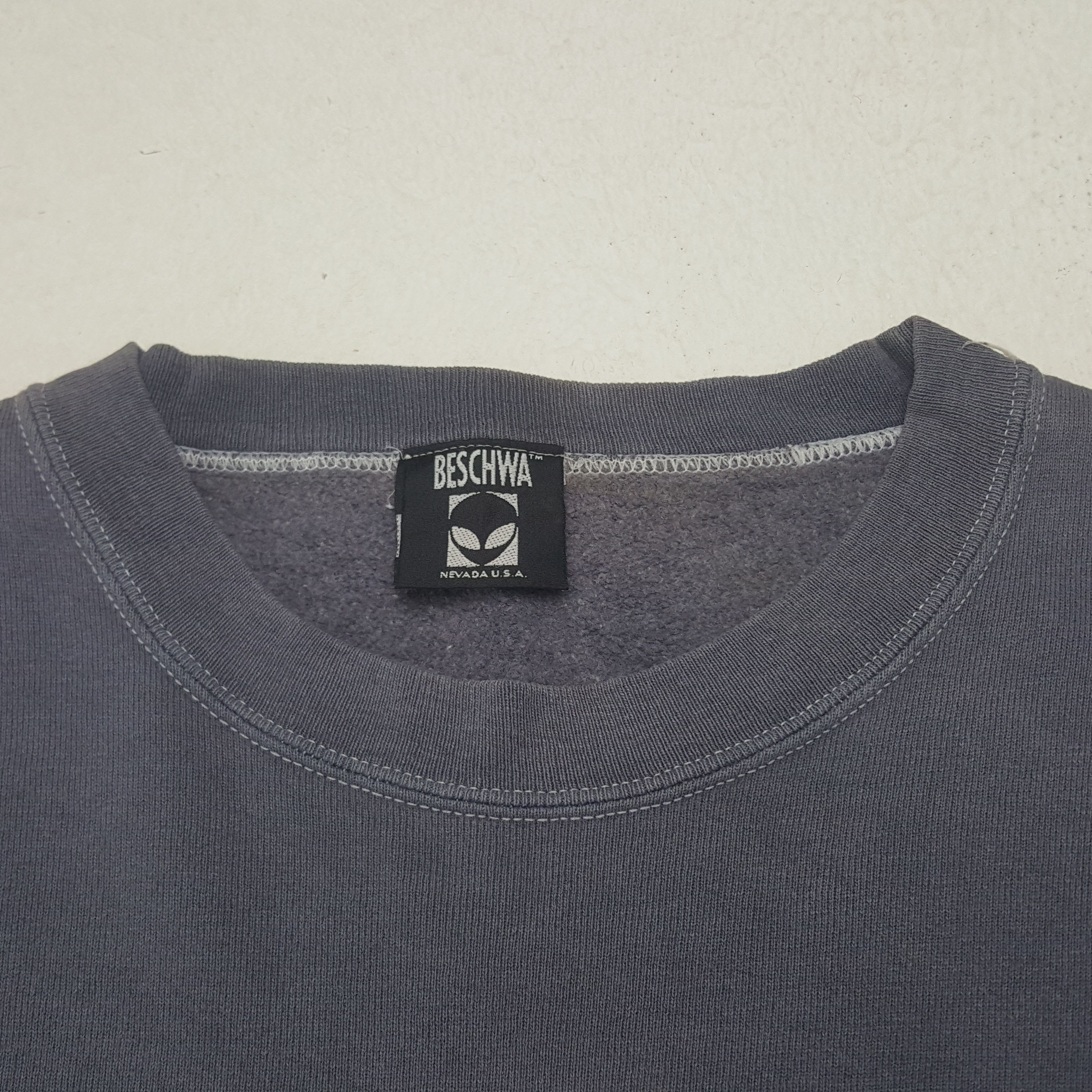 Vintage Vintage Beschwa Alien Sweatshirt Size US XL / EU 56 / 4 - 4 Thumbnail