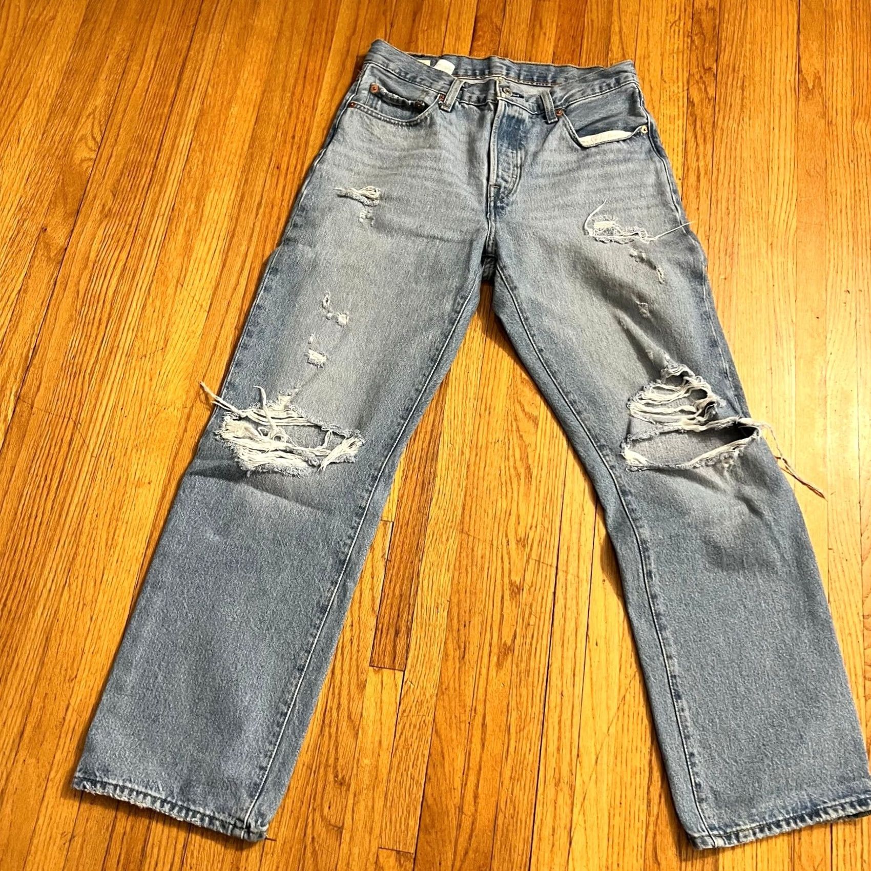 Levi's VINTAGE Levi’s Jeans Womens 27x30 501 Straight Distressed Premium Blue Pnats Button Fly Jeans Women 27 XS? Size 27" / US 4 / IT 40 - 4 Thumbnail