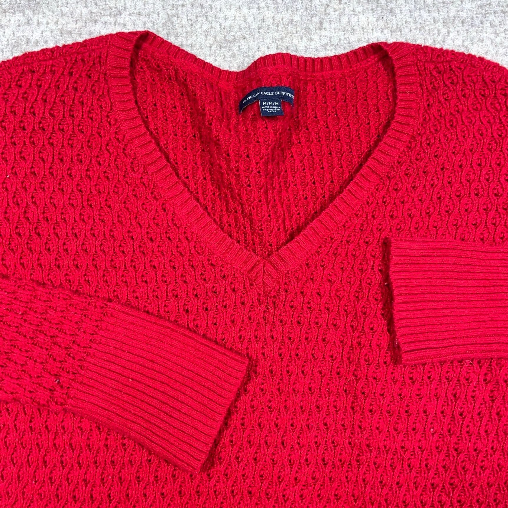 American Eagle Outfitters VINTAGE American Eagle Outfitters Sweater Women M Red V-Neck Cable-Knit Pullover Seasonal All Seasons, Lightweight, Classic, 00s Size M / US 6-8 / IT 42-44 - 2 Thumbnail