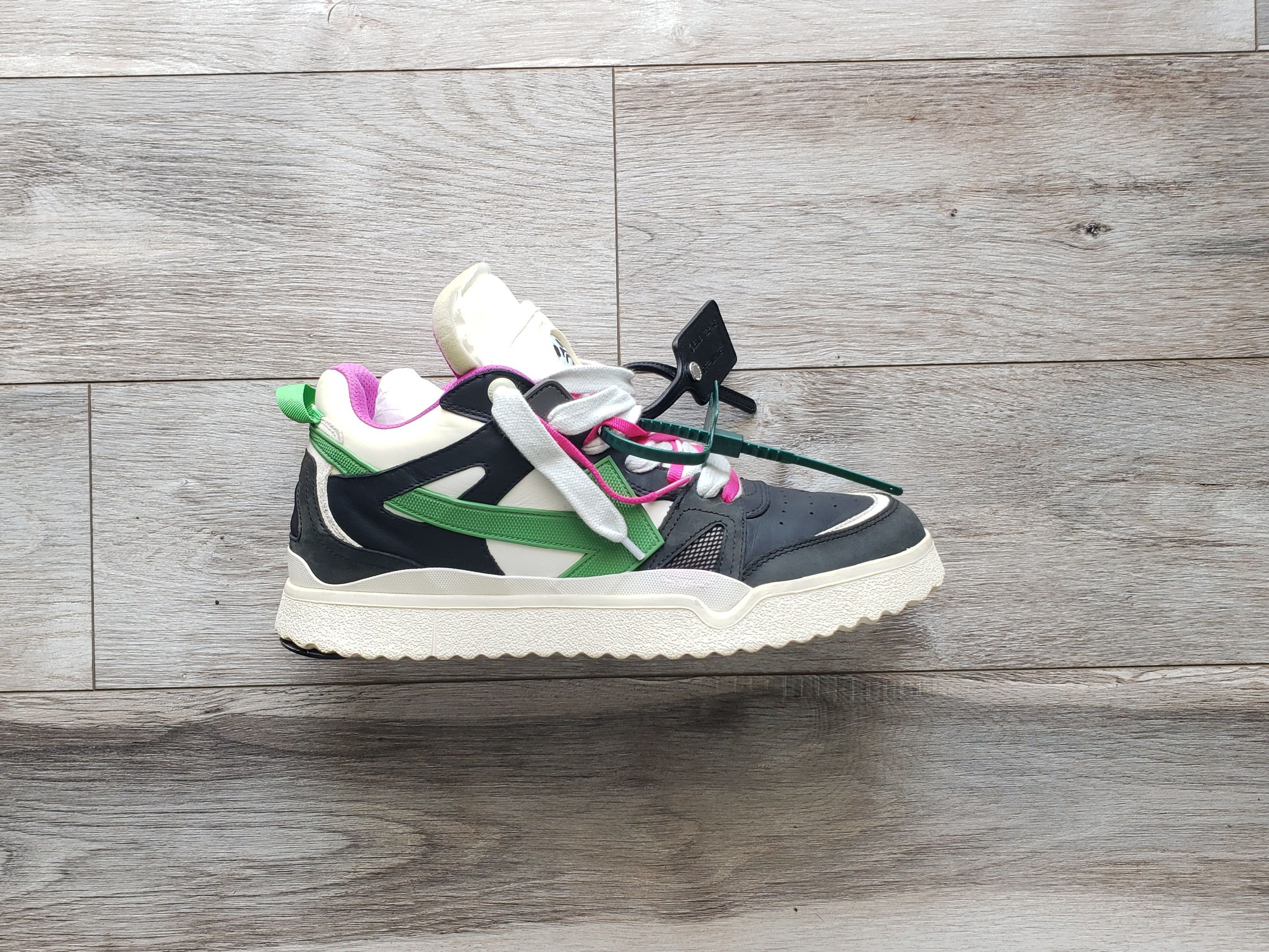 Off-White Off- White Sneaker Size US 13 / EU 46 - 1 Thumbnail