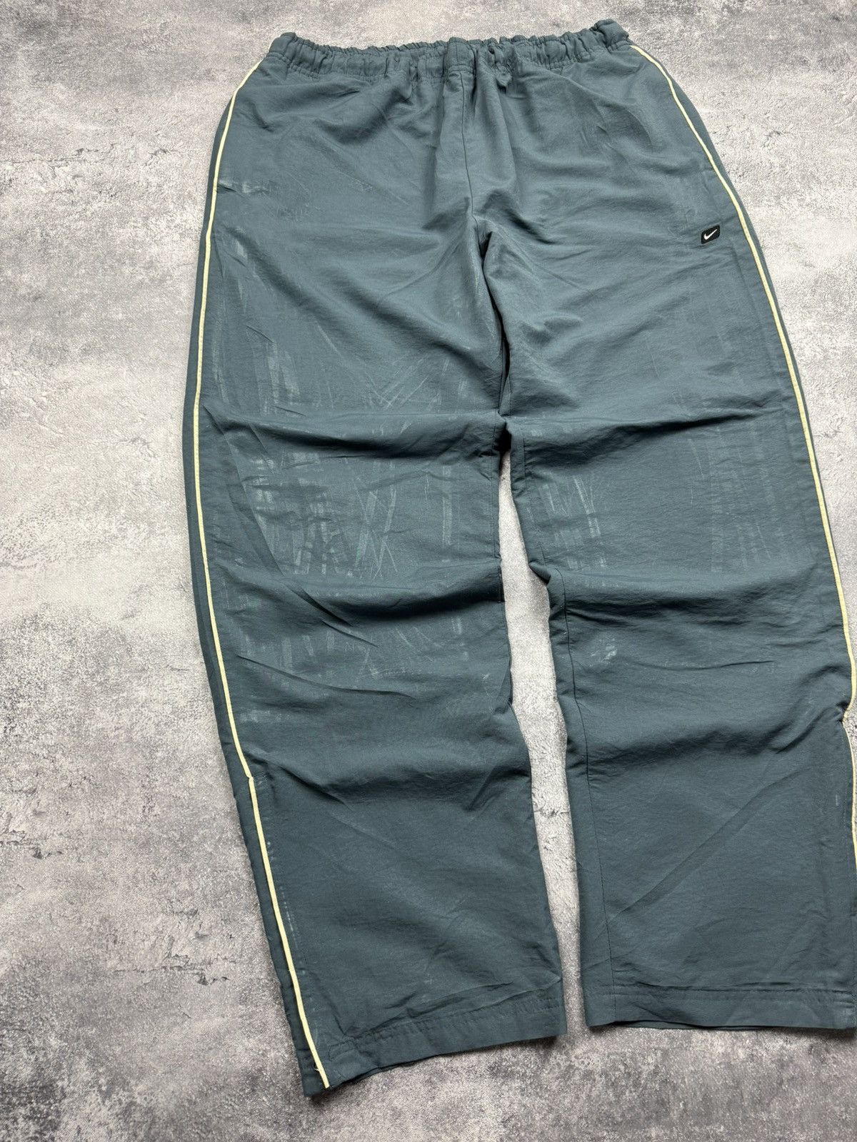Nike Nike Vintage Track Pants Swoosh Y2K Baggy Sweatpants Hype Size US 36 / EU 52 - 7 Thumbnail