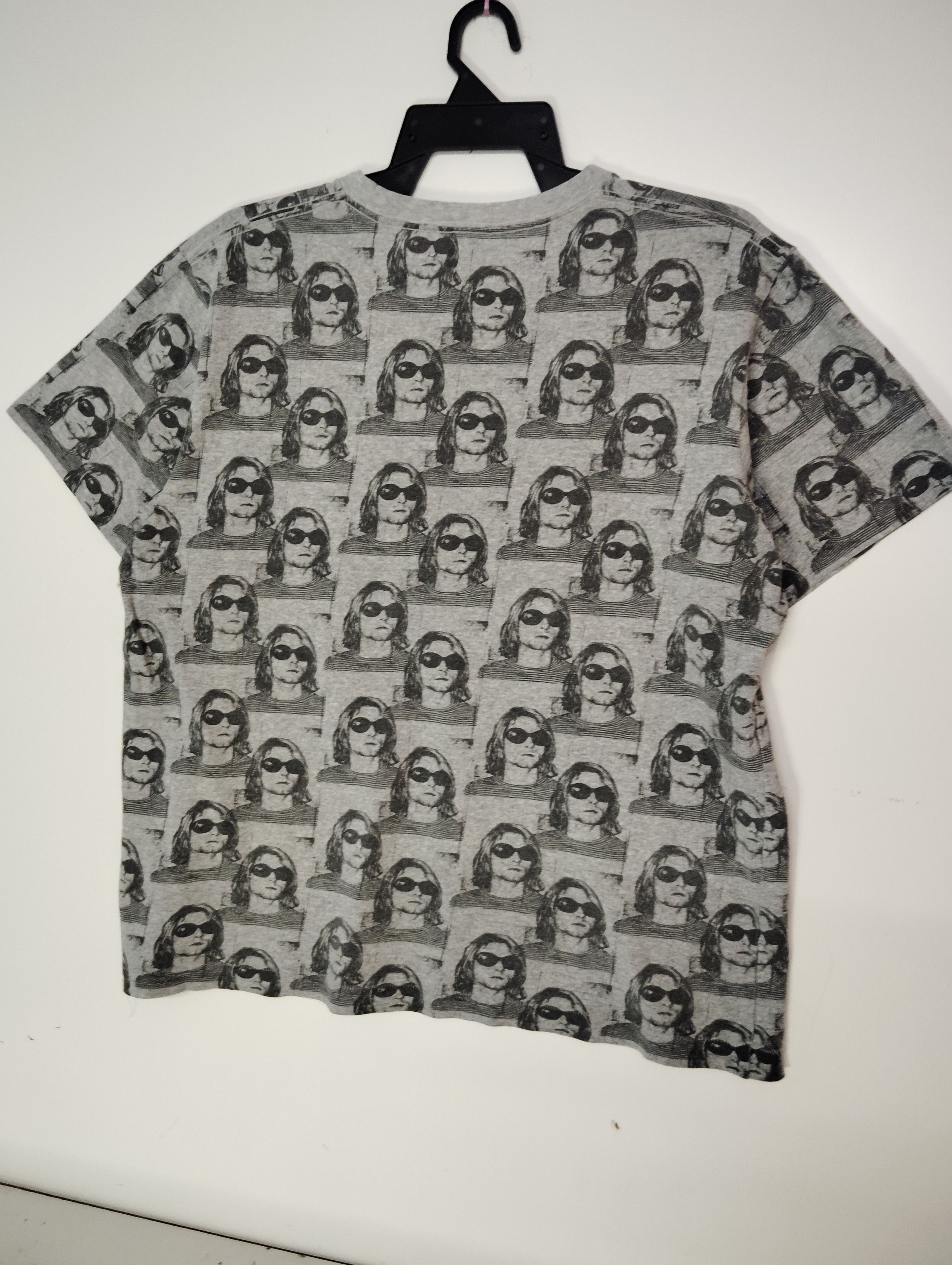 Uniqlo Full Print Kurt Cobain MugShot Size US L / EU 52-54 / 3 - 5 Thumbnail
