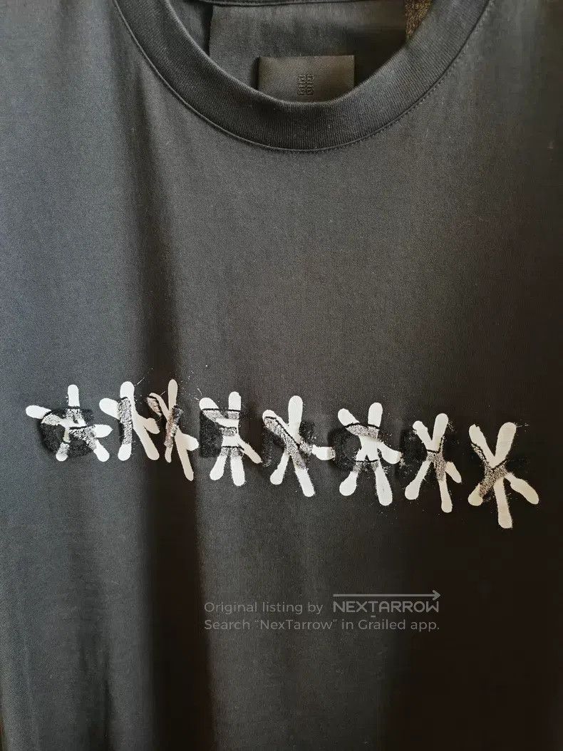 Givenchy Givenchy short sleeves Size US L / EU 52-54 / 3 - 3 Thumbnail