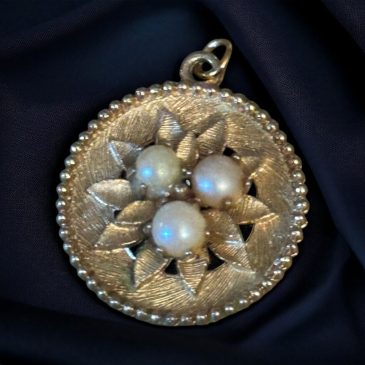 Vintage Vintage gold tone 3D pearl flower pendant Size ONE SIZE - 1 Thumbnail