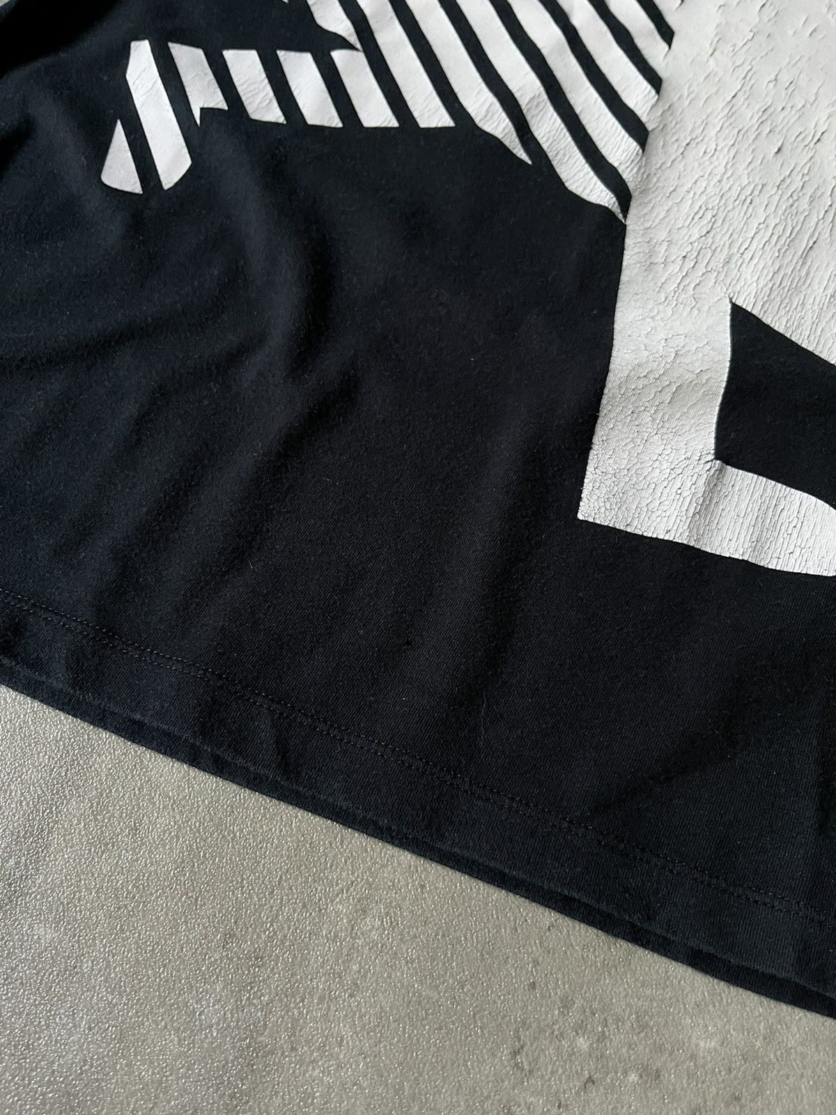 Gucci Vintage Gucci triangle black T-shirt rare Size US L / EU 52-54 / 3 - 6 Thumbnail