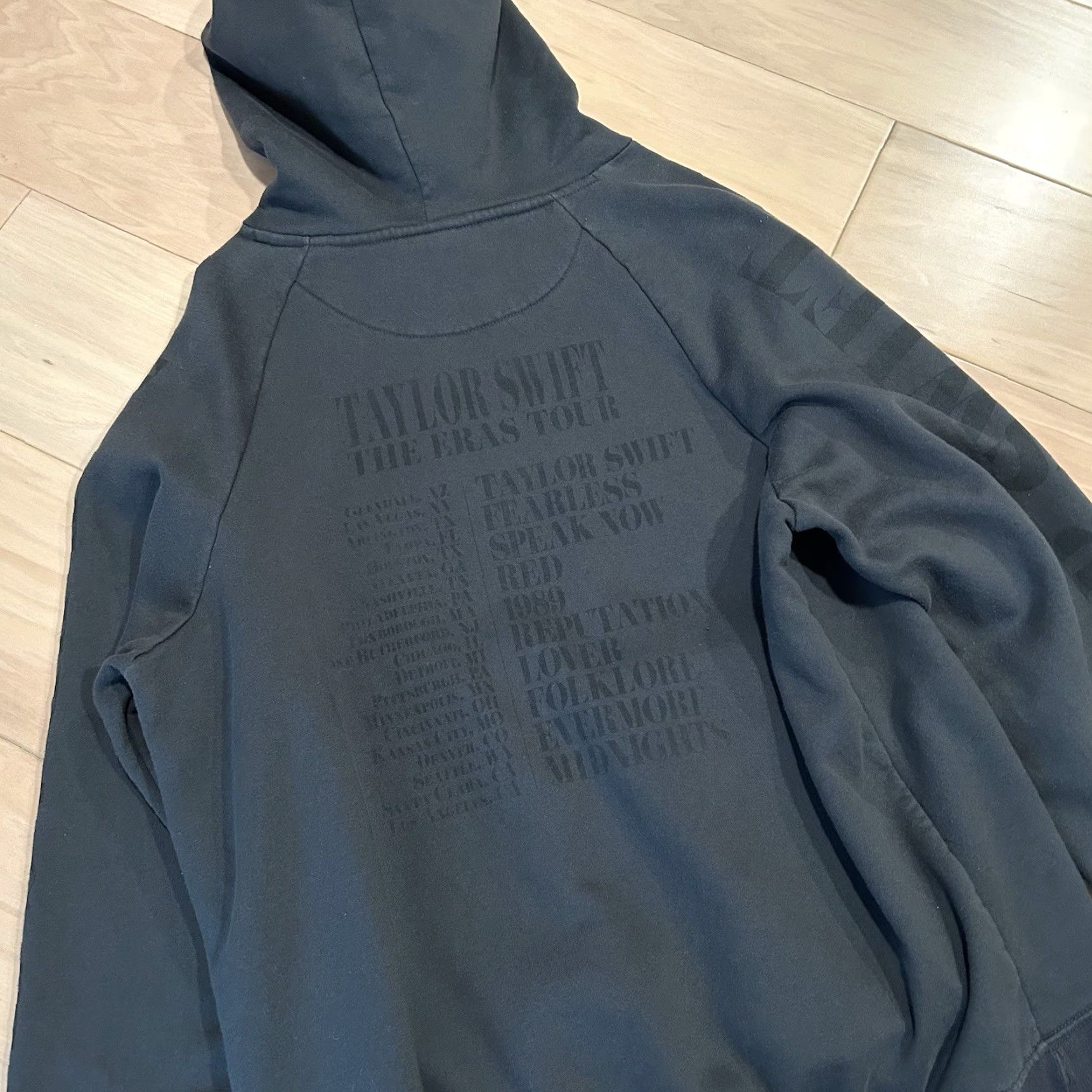 Vintage Taylor Swift The Eras Tour Black Hoodie Women’s Medium Long Sleeve Size M / US 6-8 / IT 42-44 - 5 Thumbnail