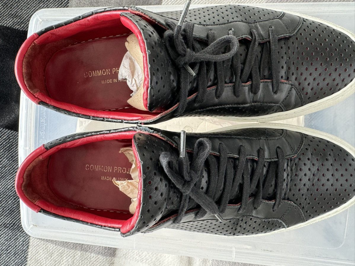 Common Projects Common Projects Black Leather perforated Low top sz 41 Size US 9 / EU 42 - 7 Thumbnail