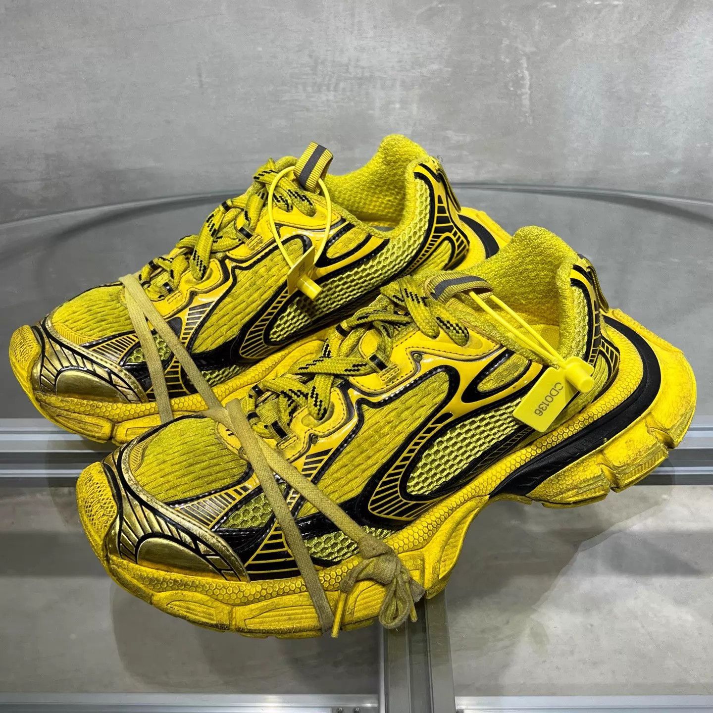 Balenciaga Balenciaga BLCG 3XL Yellow Dad Shoe 41 Original Box Size US 8 / EU 41 - 2 Thumbnail