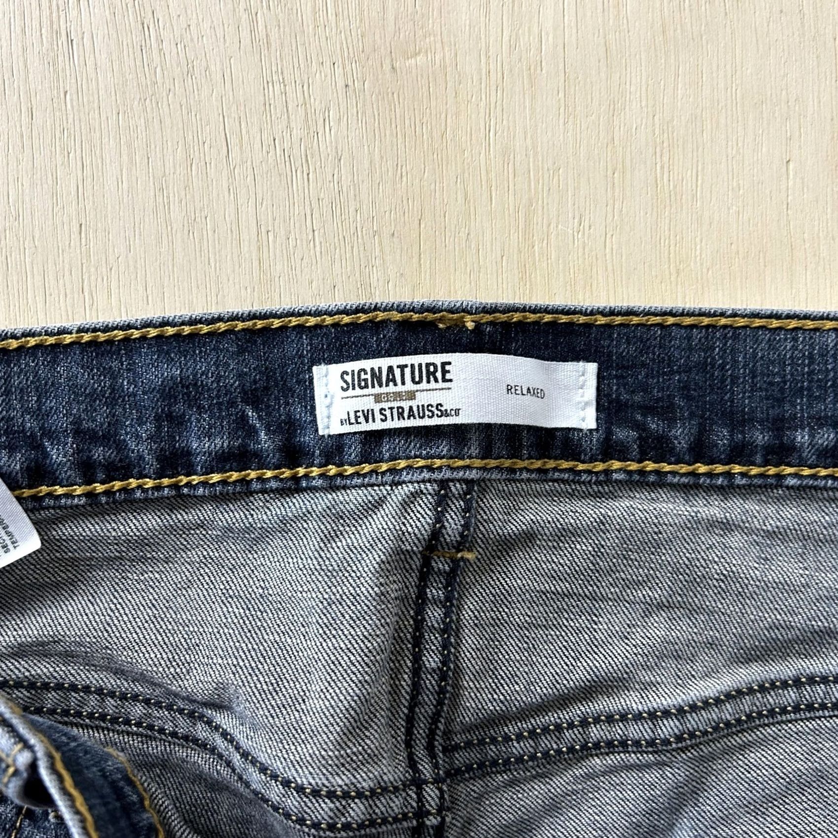 Vintage Signature Levi Strauss Jeans Mens 40x32 Medium Wash Blue Denim Relaxed Straight Jeans Mens 40x32 Blue Denim Size US 40 / EU 56 - 2 Thumbnail