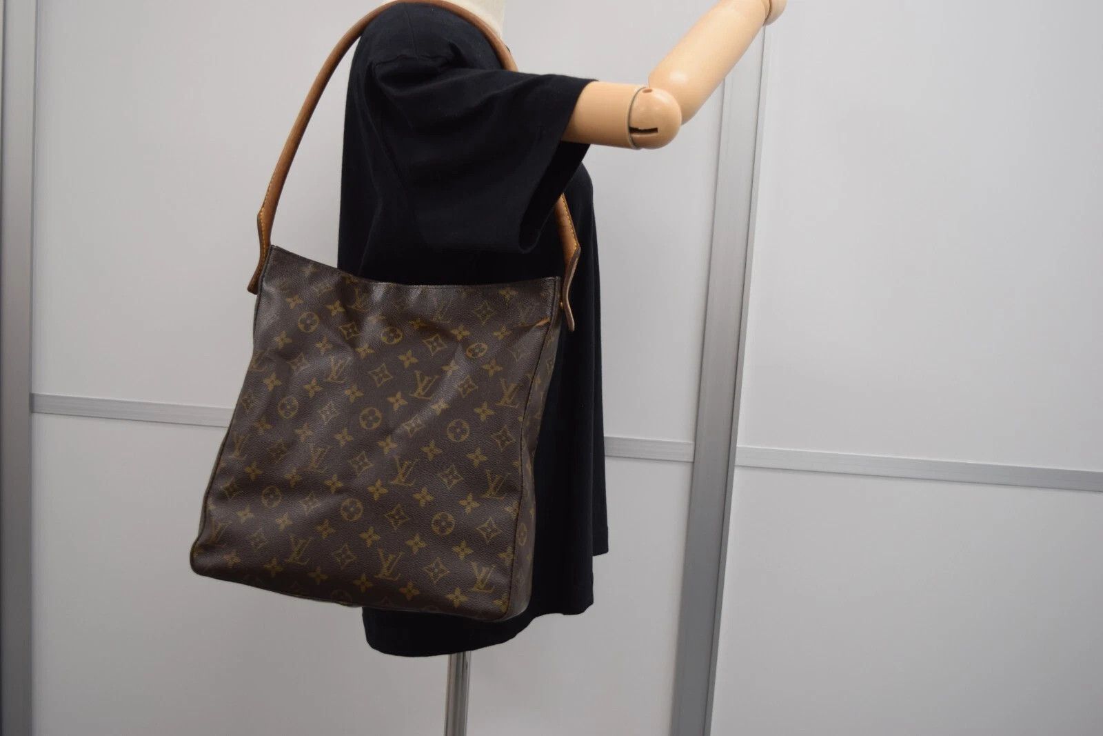 Louis Vuitton Louis Vuitton Looping GM Monogram Canvas Shoulder Bag M51145 Size ONE SIZE - 2 Thumbnail