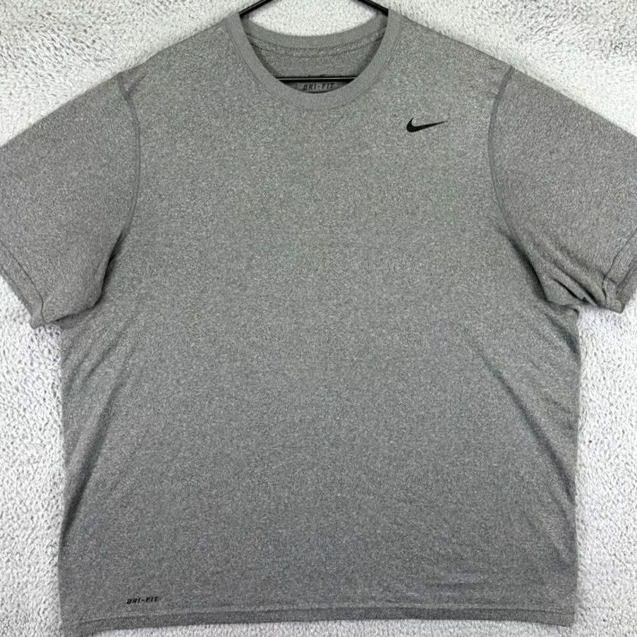 Nike Nike Dri-FIT T-Shirt Mens 2XL Gray Lightweight Workout Tee Swoosh EUC Size US XL / EU 56 / 4 - 2 Thumbnail