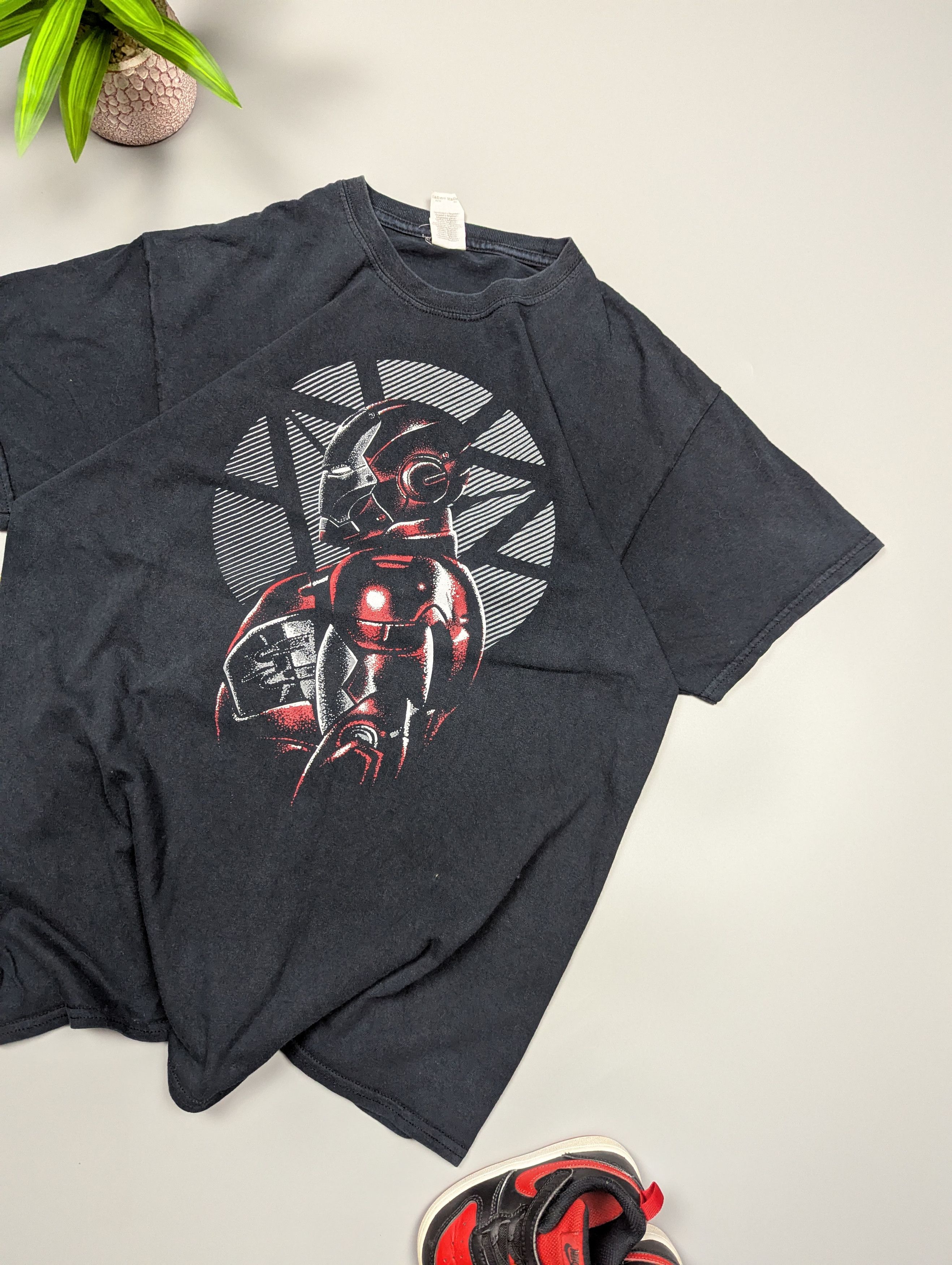 Marvel Comics Marvel Iron Man Retro Tee L Gildan Black MCU Size US L / EU 52-54 / 3 - 3 Thumbnail