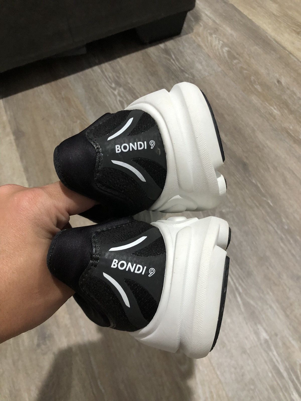 Hoka Hoka Bondi 9 Shoes Womens Size 7 Black White Running Sneaker Size US 7 / IT 37 - 3 Thumbnail