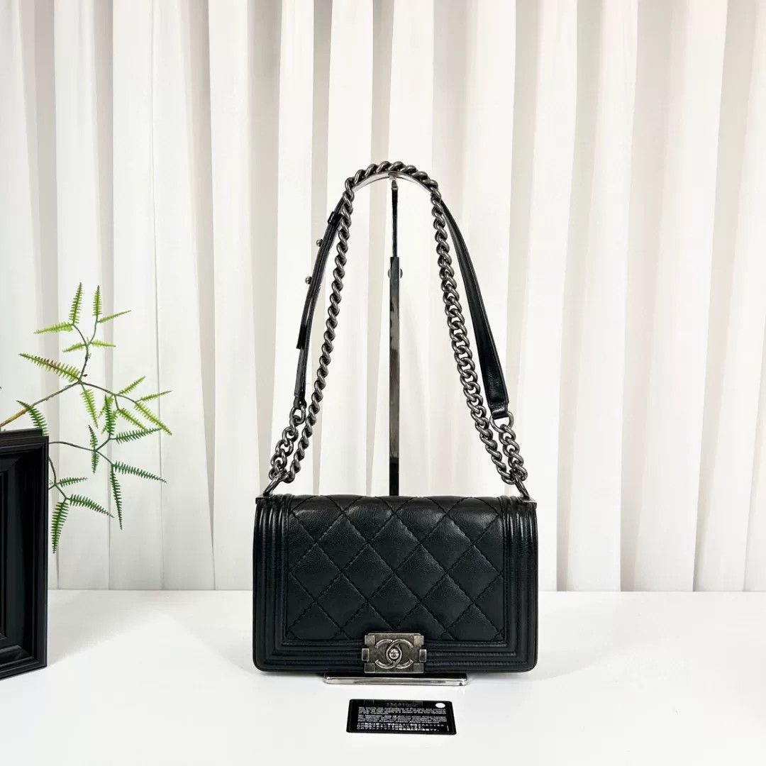 Chanel Pre-loved Bag Very good condition Size ONE SIZE - 1 Thumbnail