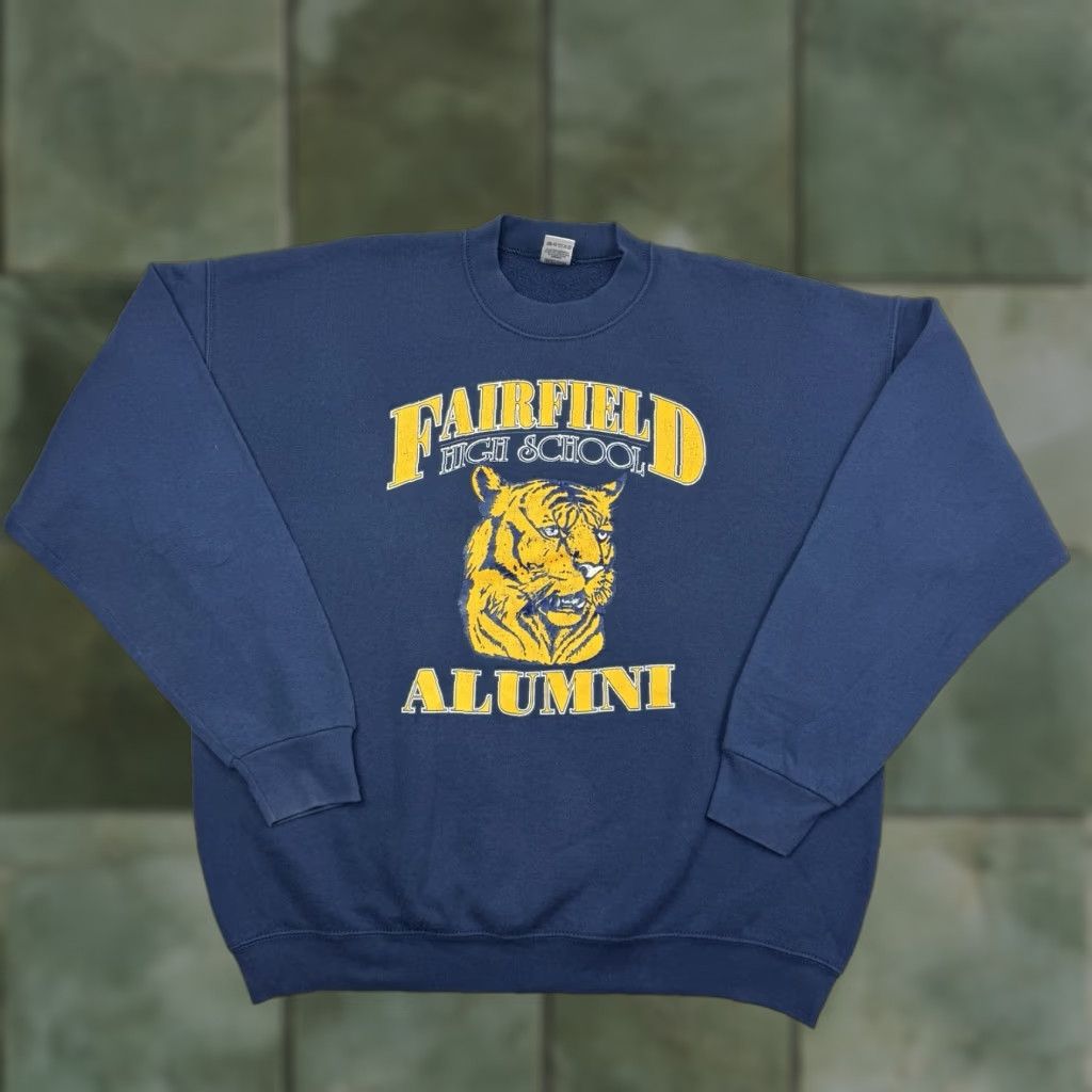 Fruit Of The Loom VINTAGE Fairfield High School Alumni Sweatshirt Adult 2XL Crewneck Pullover 90s Size US XXL / EU 58 / 5 - 1 Thumbnail