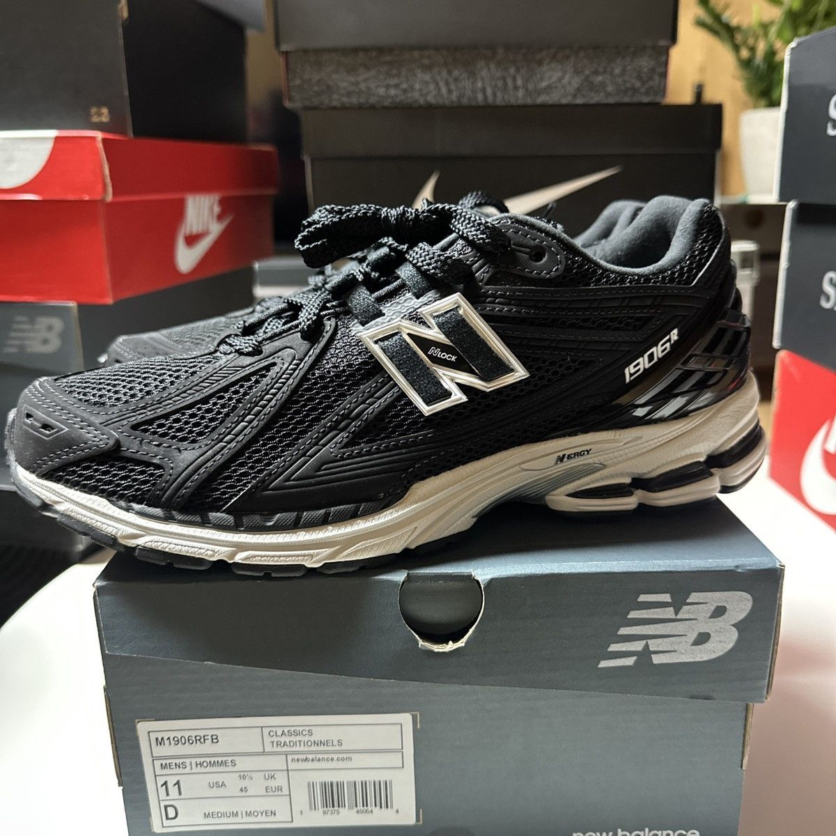 New Balance *NEW* Size 11 Men US. New Balance 1906R black/ White Size US 11 / EU 44 - 1 Thumbnail