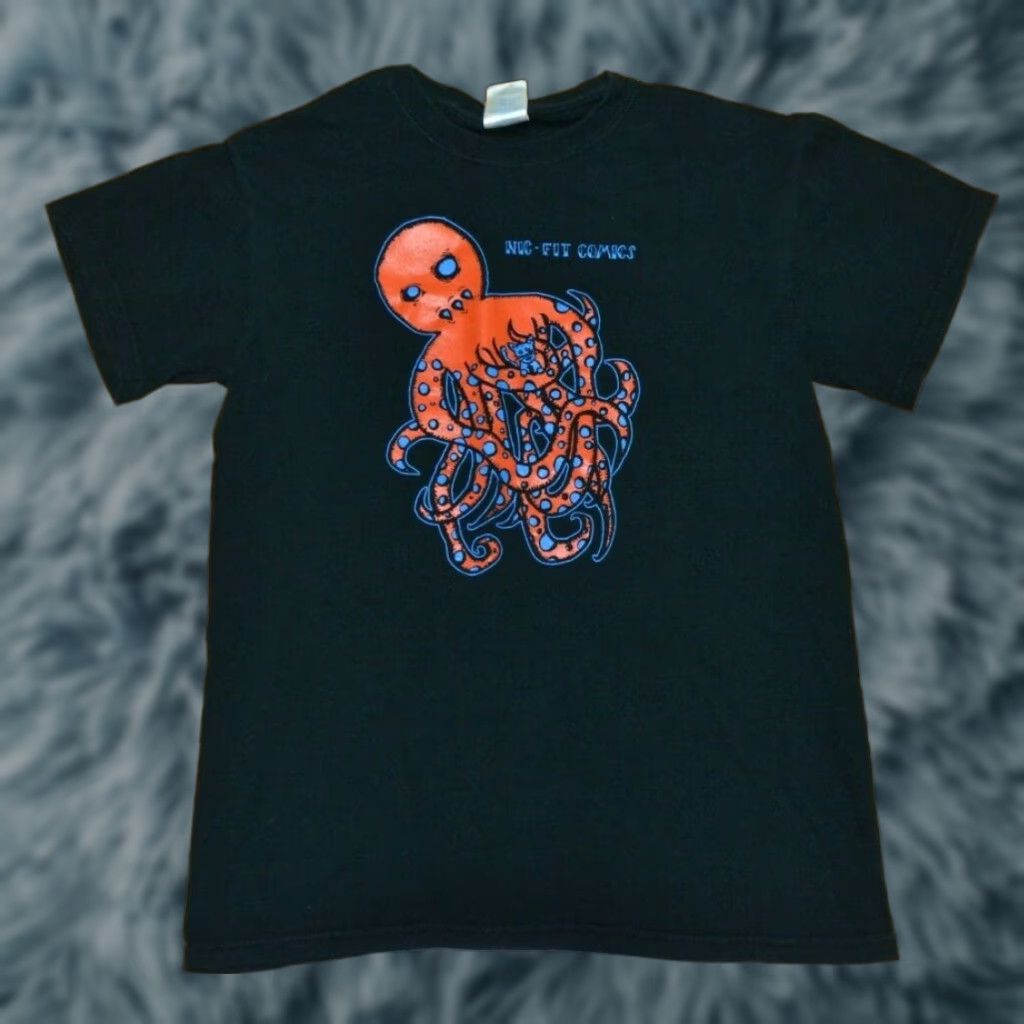 Gildan VINTAGE Nic Fit Comics T Shirt Small Black 100% Cotton Men Short Sleeve Graphic Tee Comics Cthulhu Octopus MI Ann Arbor NIc-Fit Size US S / EU 44-46 / 1 - 1 Thumbnail