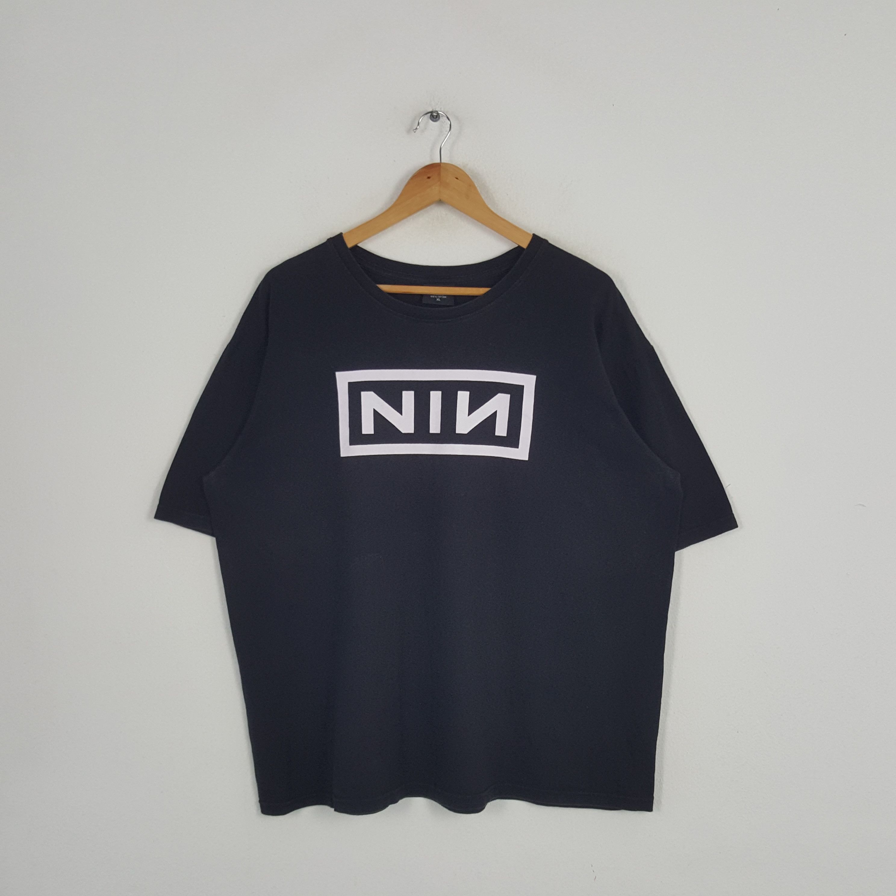Band Tees Vintage Nine Inch Nails Rock Band Tshirt C219N60 Size US XXL / EU 58 / 5 - 1 Thumbnail