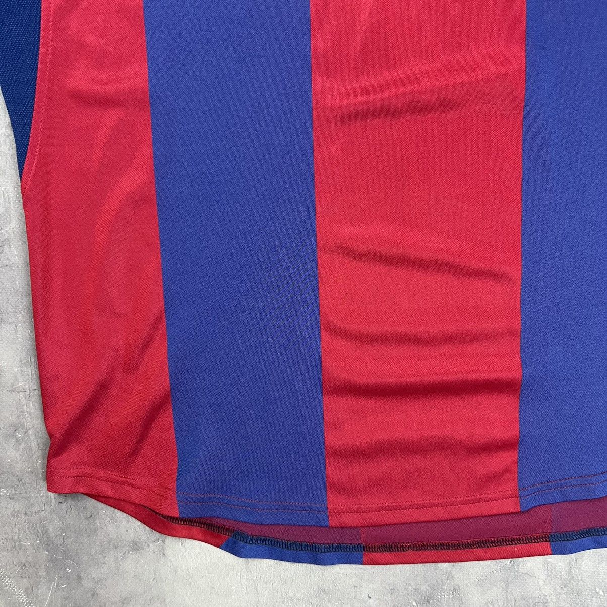 Nike Rare! Barcelona Nike Soccer Jersey Shirt 00s Vintage Size US M / EU 48-50 / 2 - 11 Thumbnail