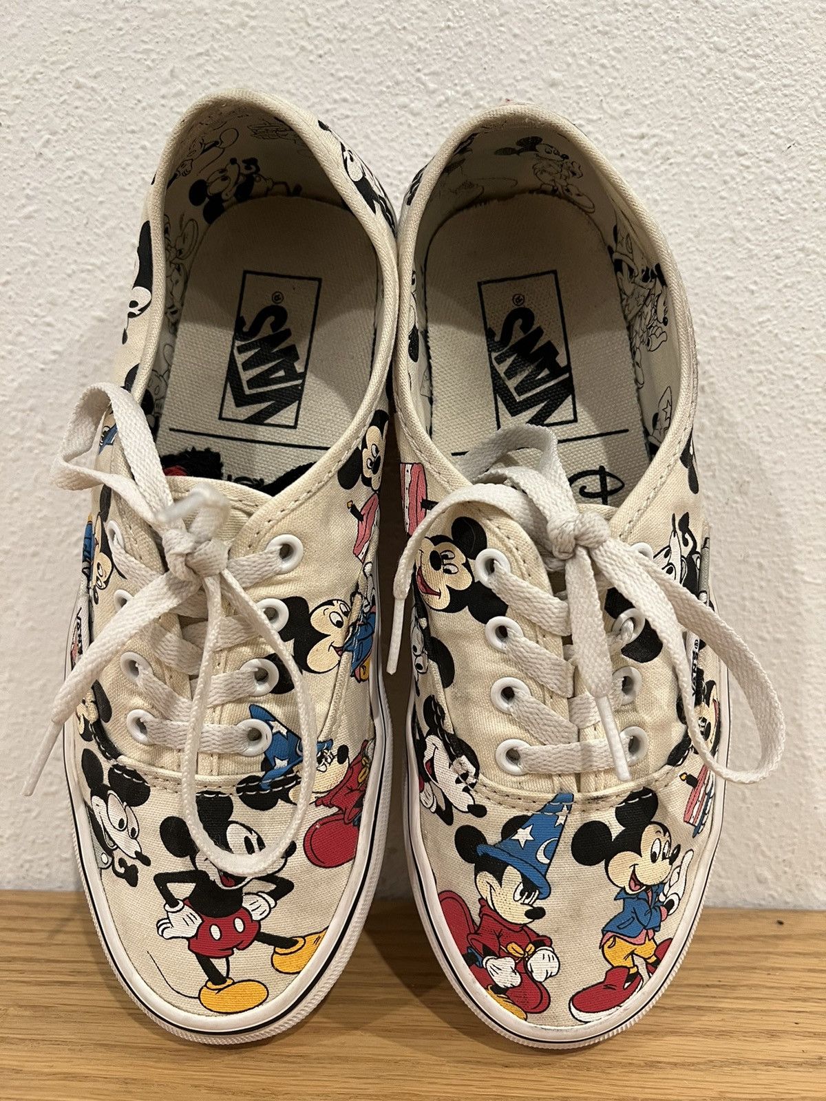 Disney × Vans Disney x Vans Mickey Mouse 90th Birthday Shoes Women’s 7 Size US 7 / IT 37 - 4 Thumbnail
