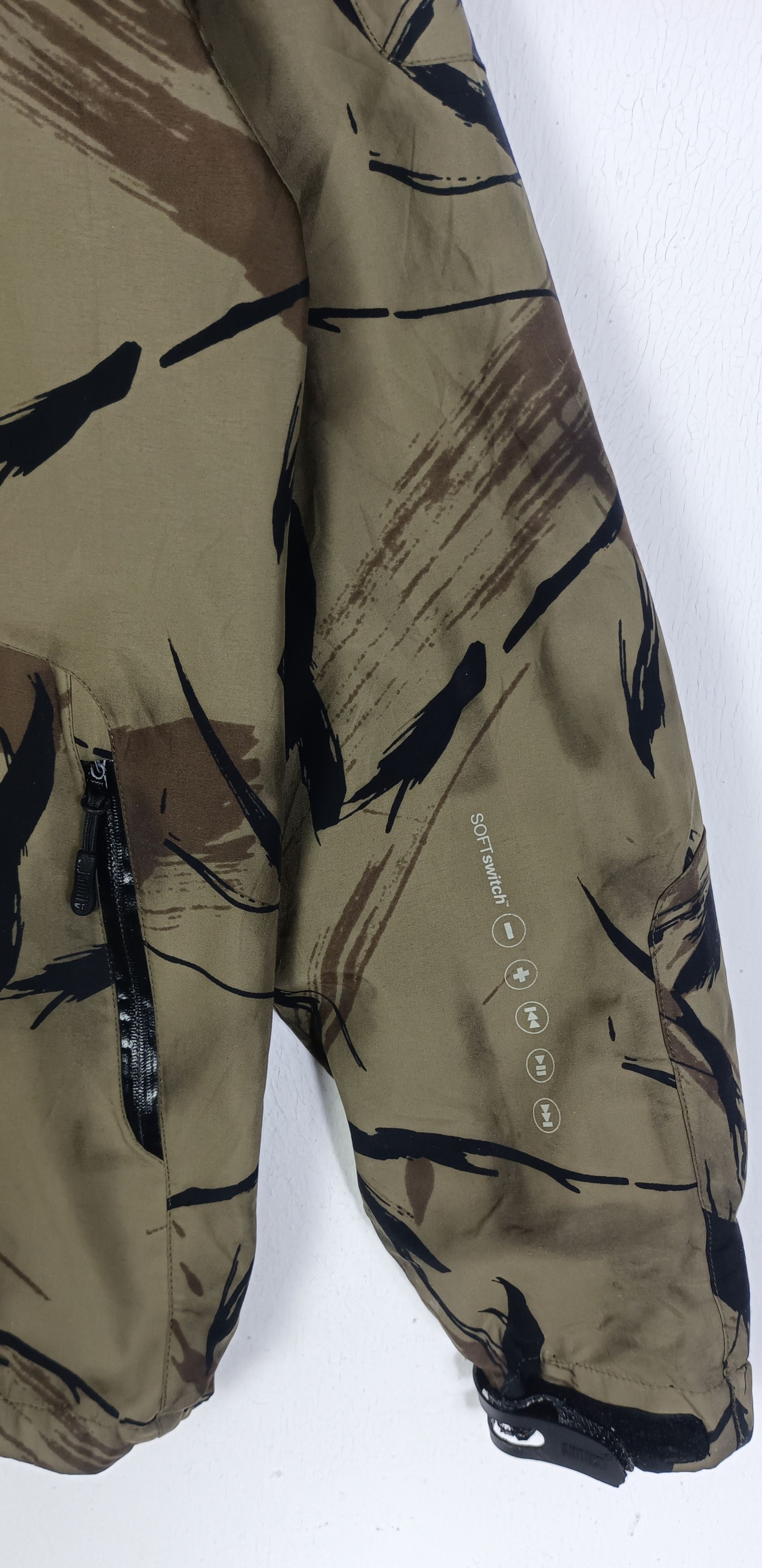 ADDICT Addict Uniqlo Camo RealTree Hoodie Jacket Size US L / EU 52-54 / 3 - 7 Thumbnail