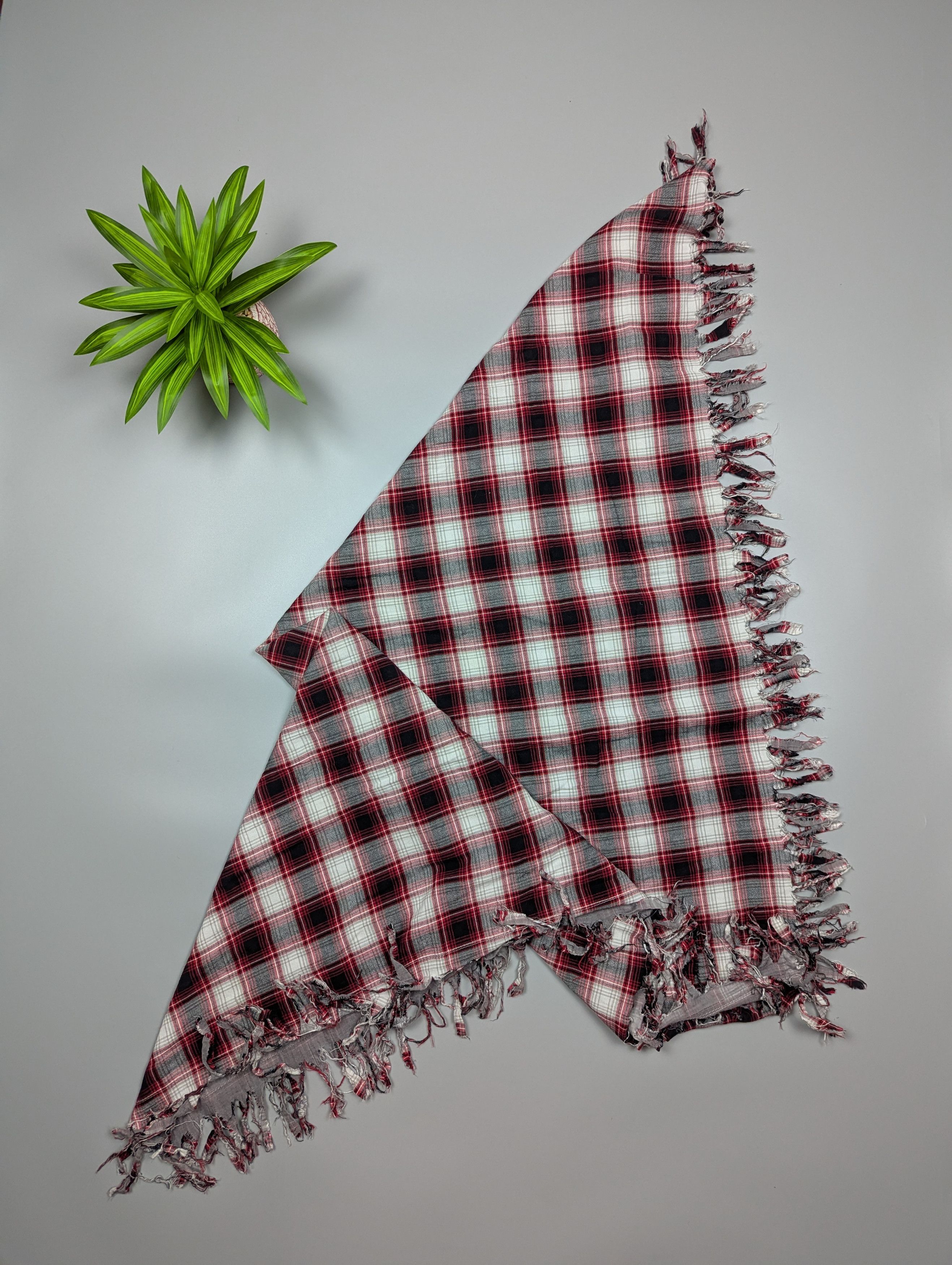 Diesel DIESEL Vintage Large Red Gray White Checkered Palatine Scarf Size ONE SIZE - 5 Thumbnail