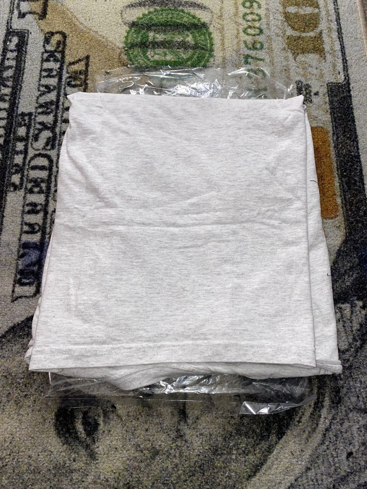 Supreme Supreme Eyes Tee Ash Grey Size US L / EU 52-54 / 3 - 3 Thumbnail