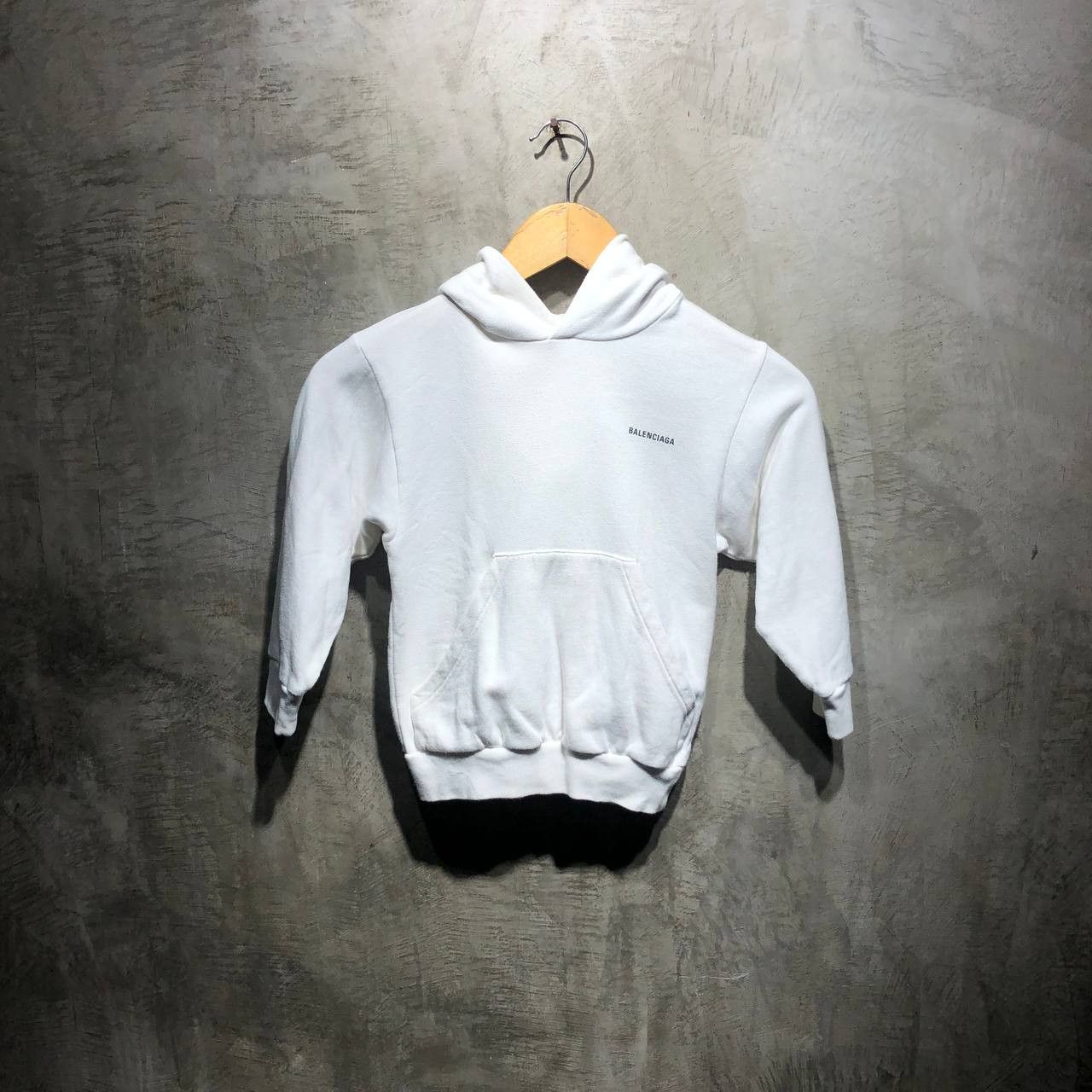 Balenciaga Balenciaga Small logo pull over hoodie for kids Size US XXS / EU 40 - 1 Thumbnail