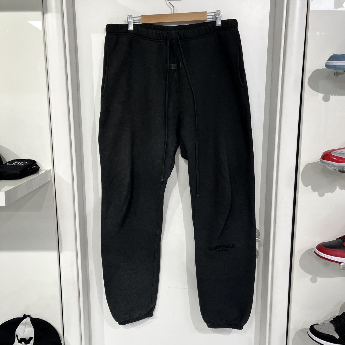 Essentials Fear Of God Essentials Sweatpants Stretch Limo Black (SS22) Size US 36 / EU 52 - 1 Thumbnail