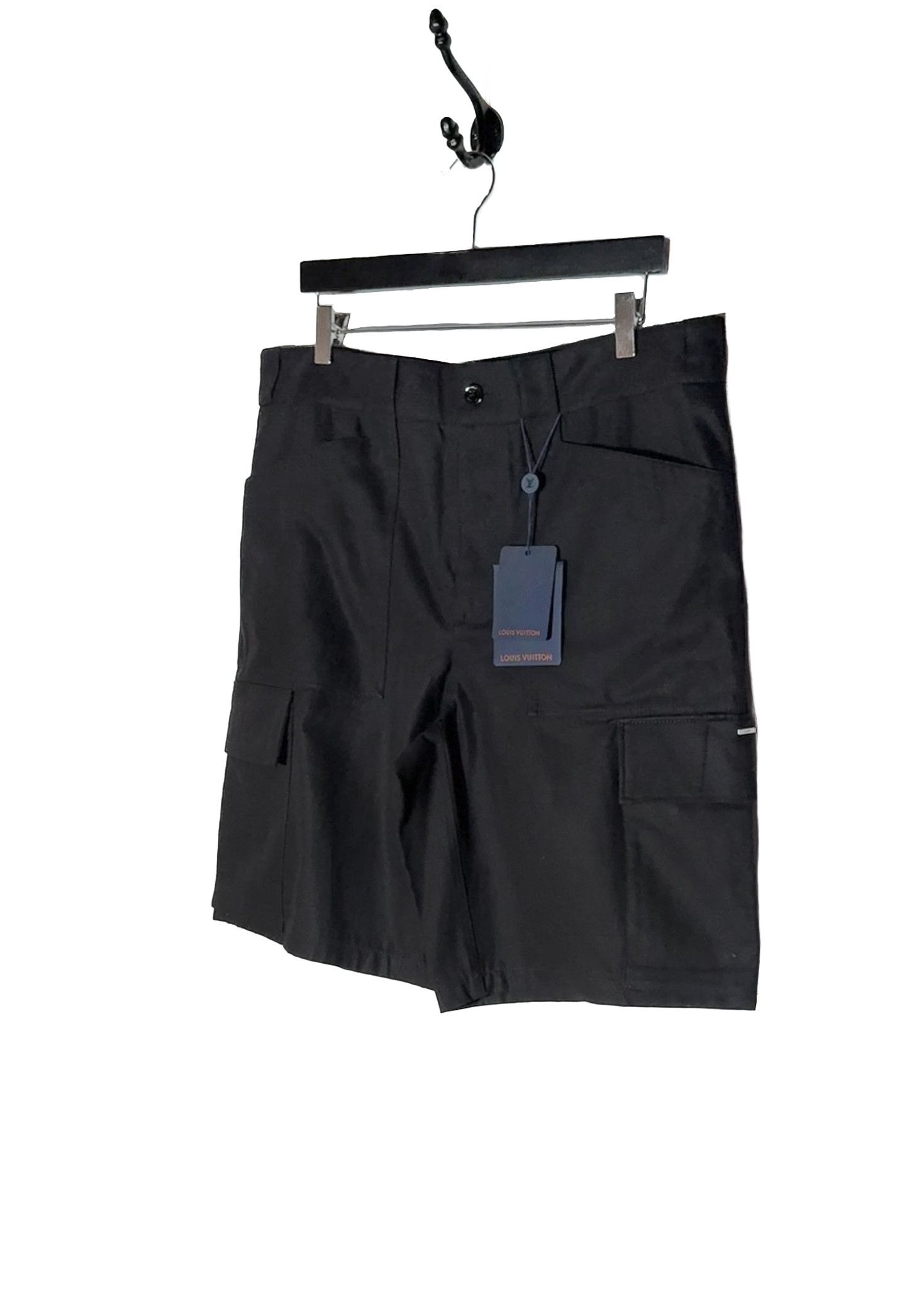 Louis Vuitton Louis Vuitton Black LVSE Soft Cargo Bermuda Shorts Size US 36 / EU 52 - 2 Thumbnail