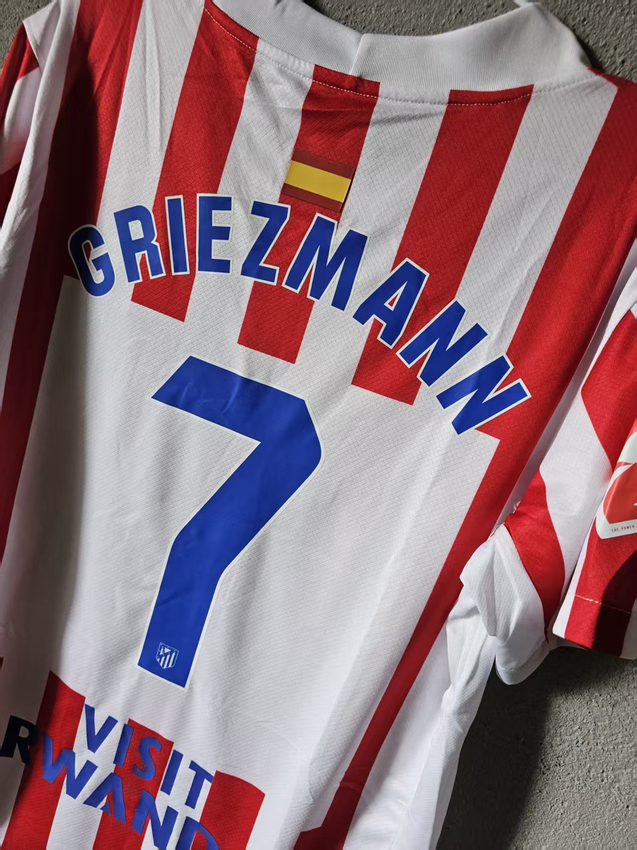 Other 25 26 Atlético de Madrid 7 Griezmann Jersey Size US L / EU 52-54 / 3 - 5 Thumbnail
